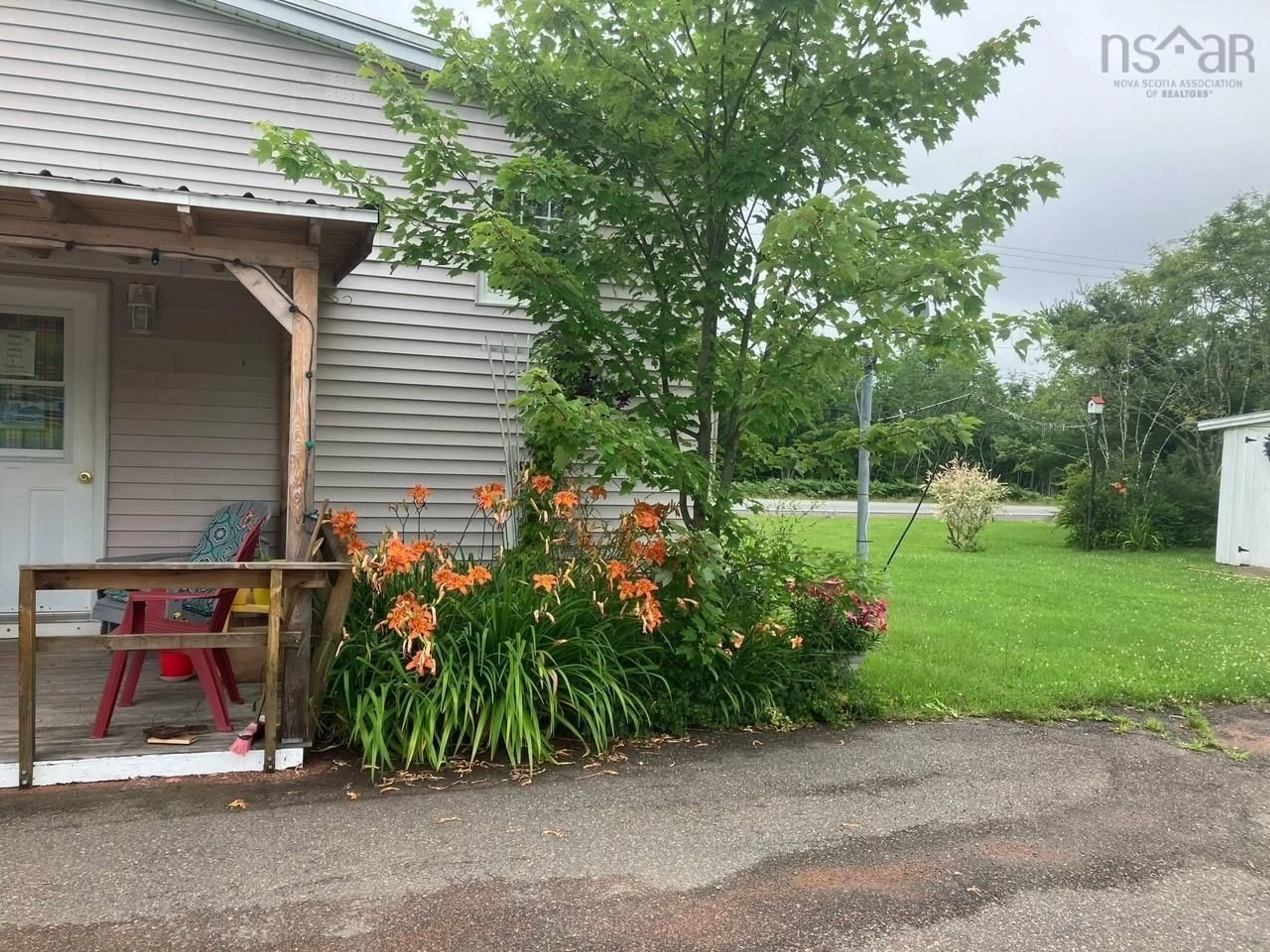 Patio, street for 5886 Highway 2, Bass River Nova Scotia B0M 1B0