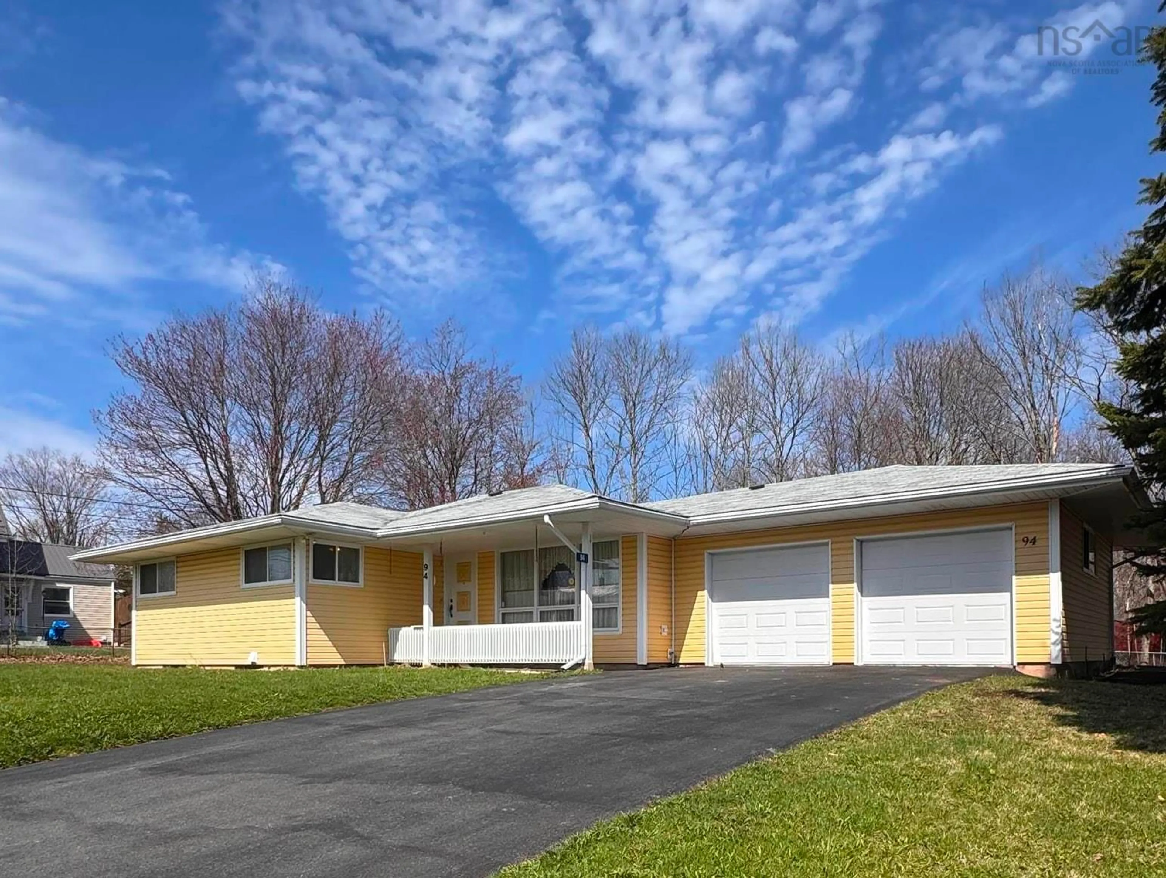 Home with vinyl exterior material, street for 94 Wellington St, Pictou Nova Scotia B0K 1H0