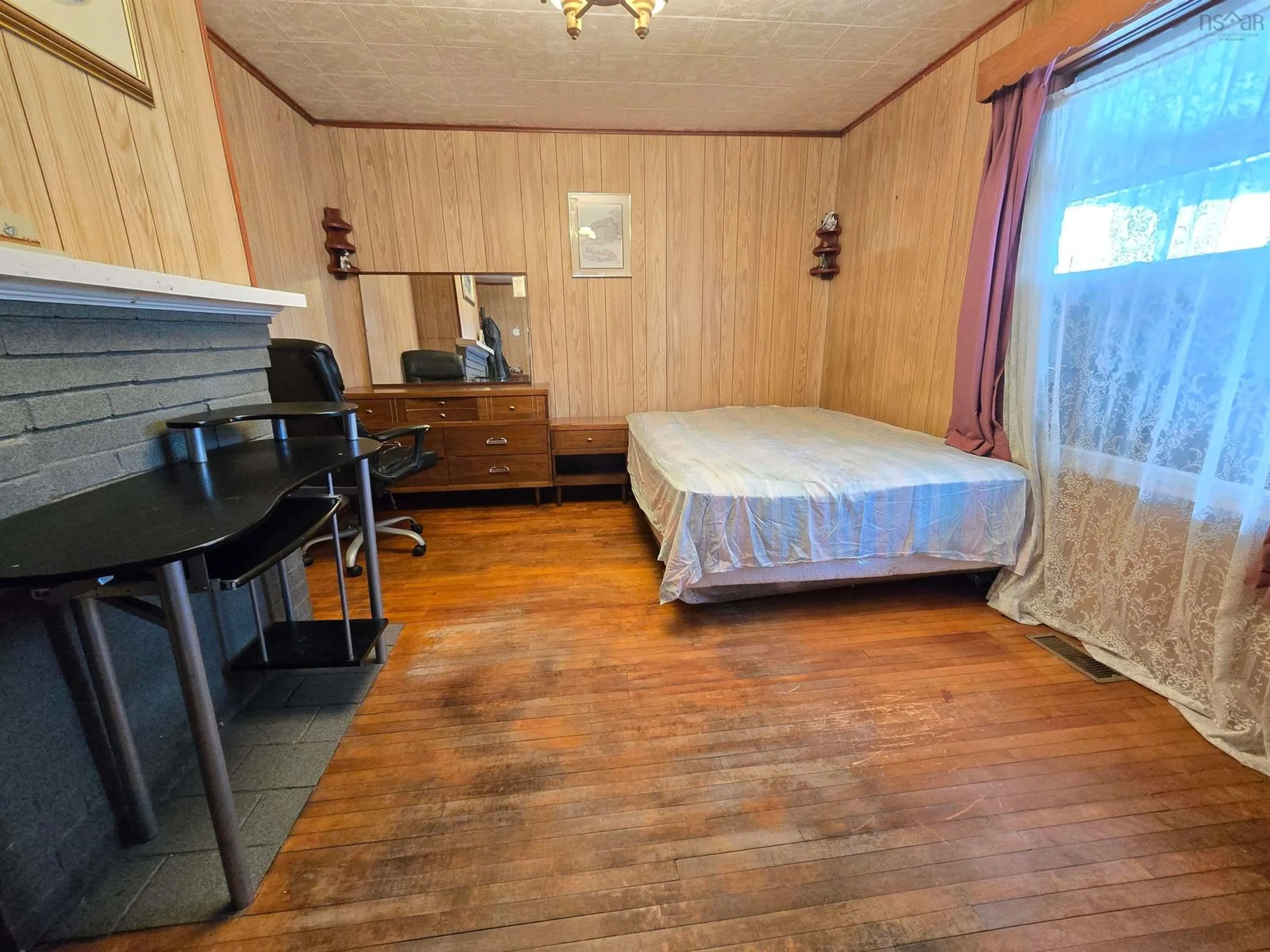 A pic of a room for 98 Richmond St, Sydney Nova Scotia B1P 2V2