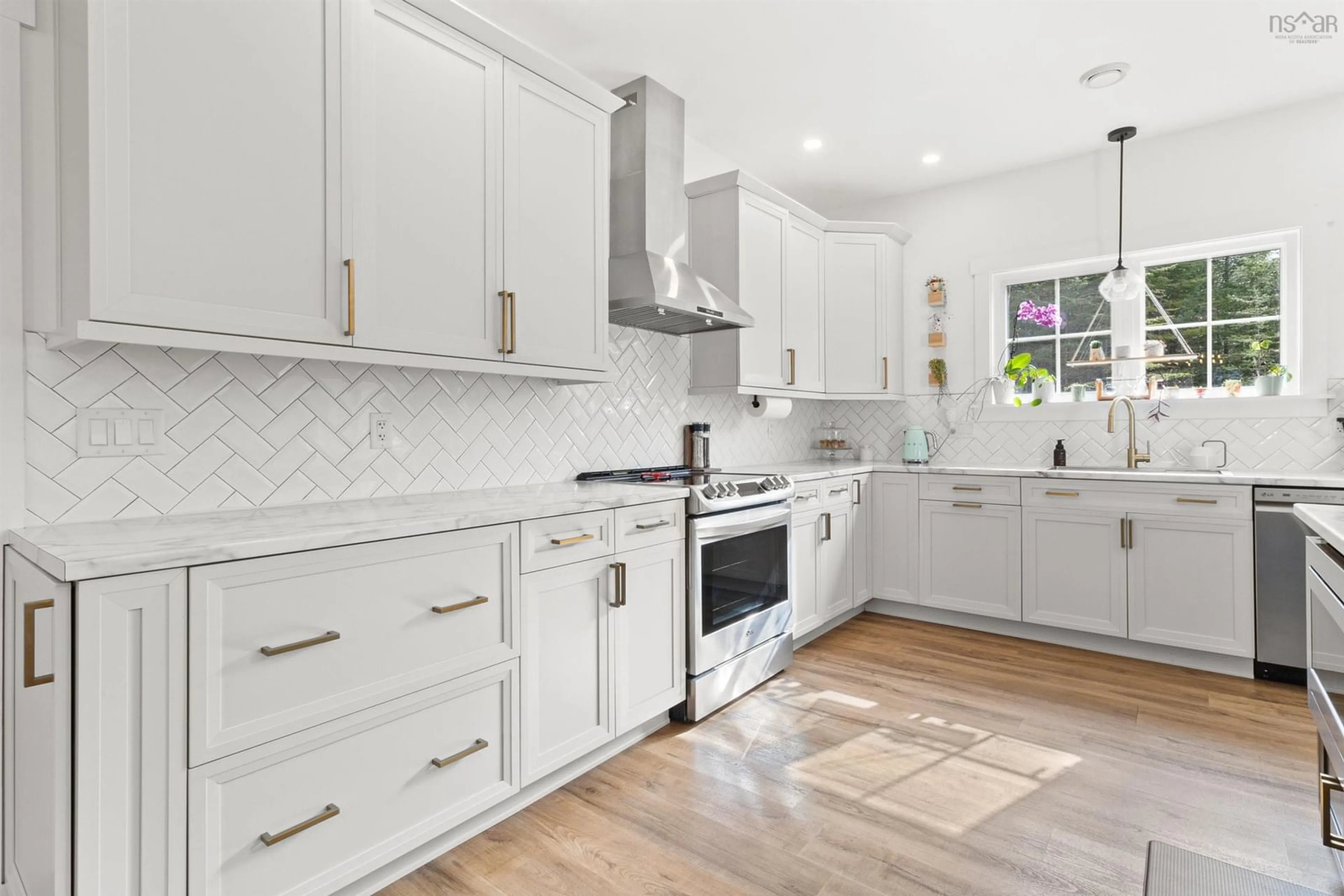 Open concept kitchen, ceramic/tile floor for 9279 Peggys Cove Rd, Hackett's Cove Nova Scotia B3Z 3M9