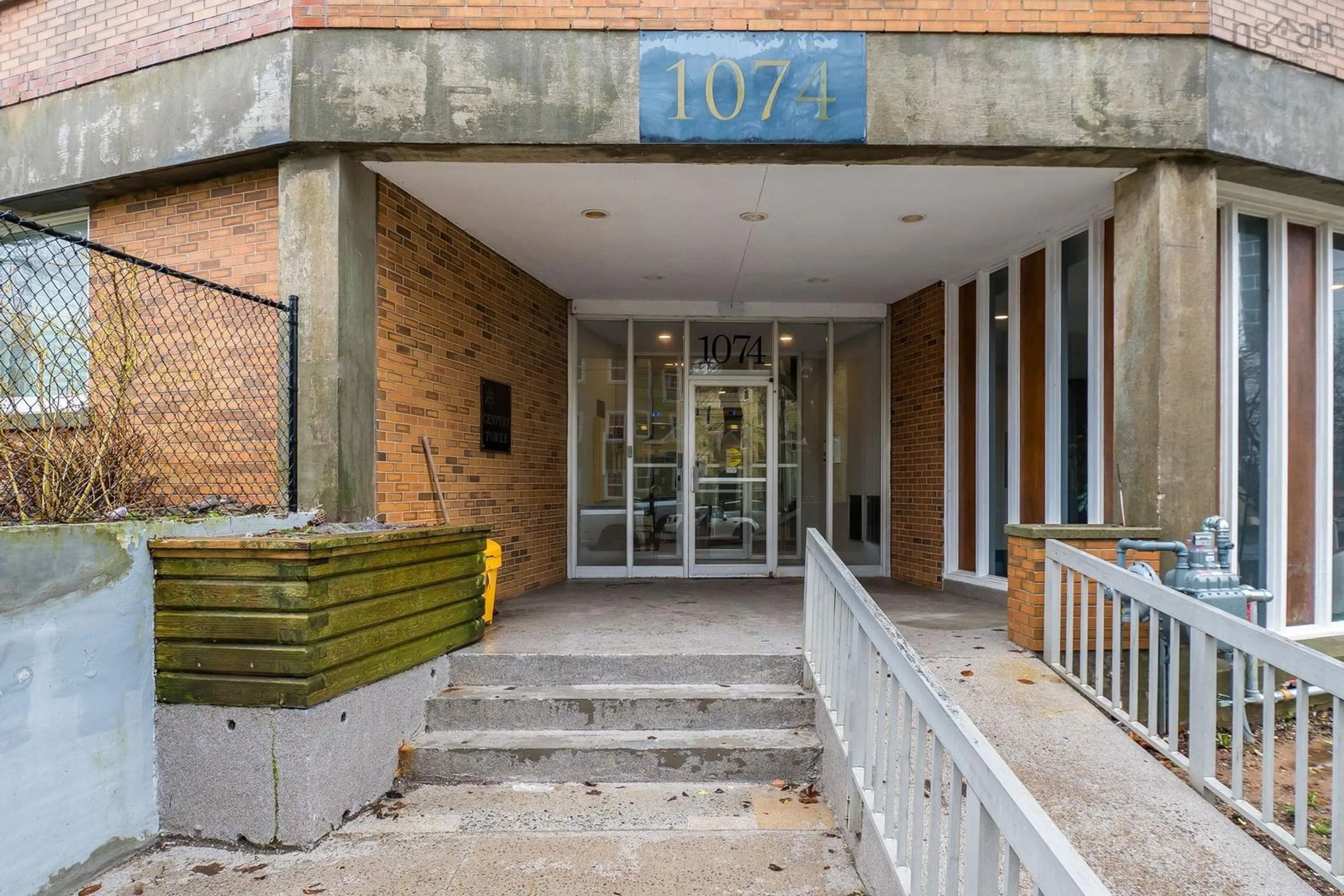 Indoor foyer for 1074 Wellington St #601, Halifax Nova Scotia B3H 2Z8
