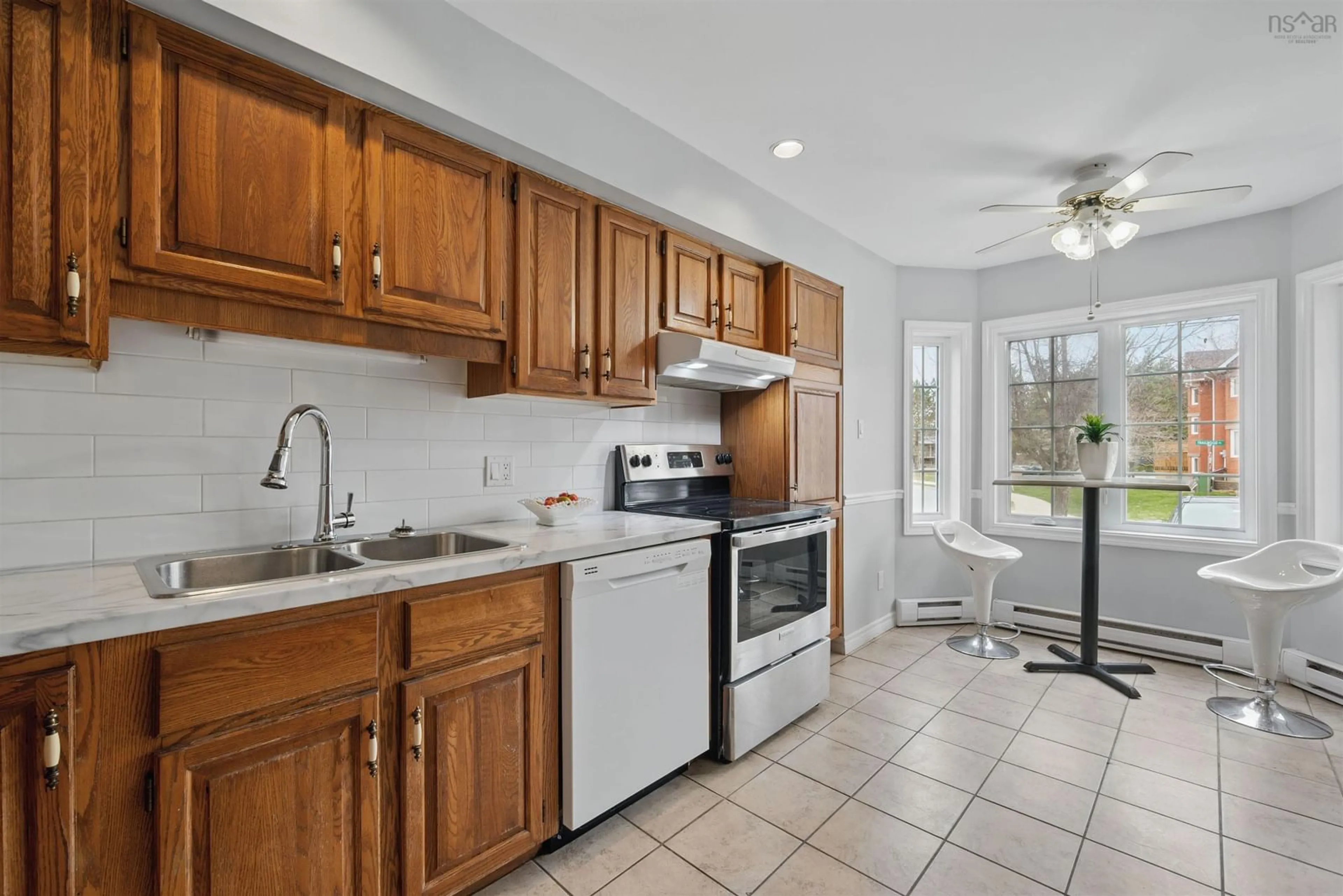 Standard kitchen, ceramic/tile floor for 3 Trailwood Pl, Halifax Nova Scotia B3M 3X9