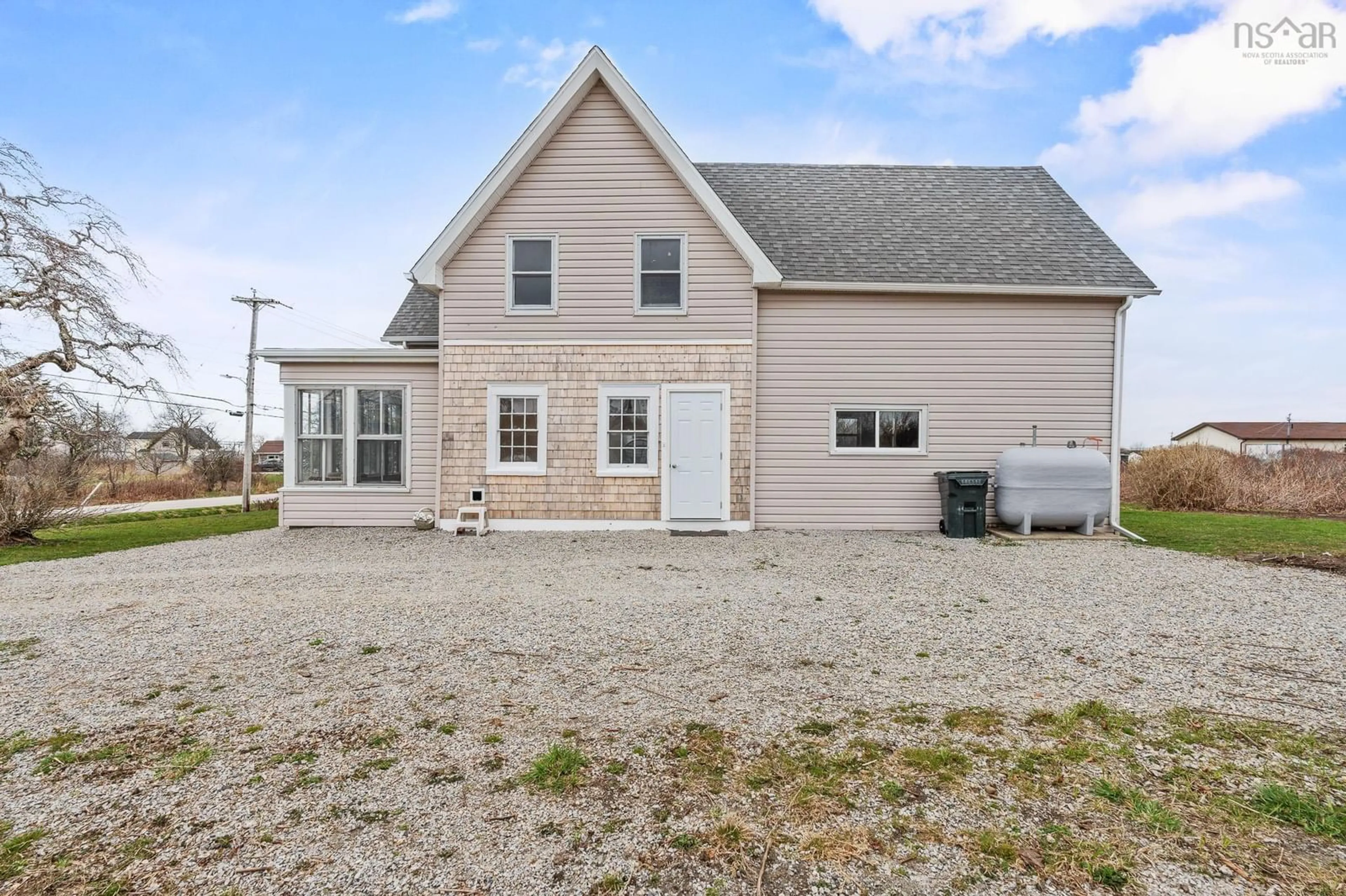 Home with vinyl exterior material, street for 200 Argyle St, Yarmouth Nova Scotia B5A 3X3