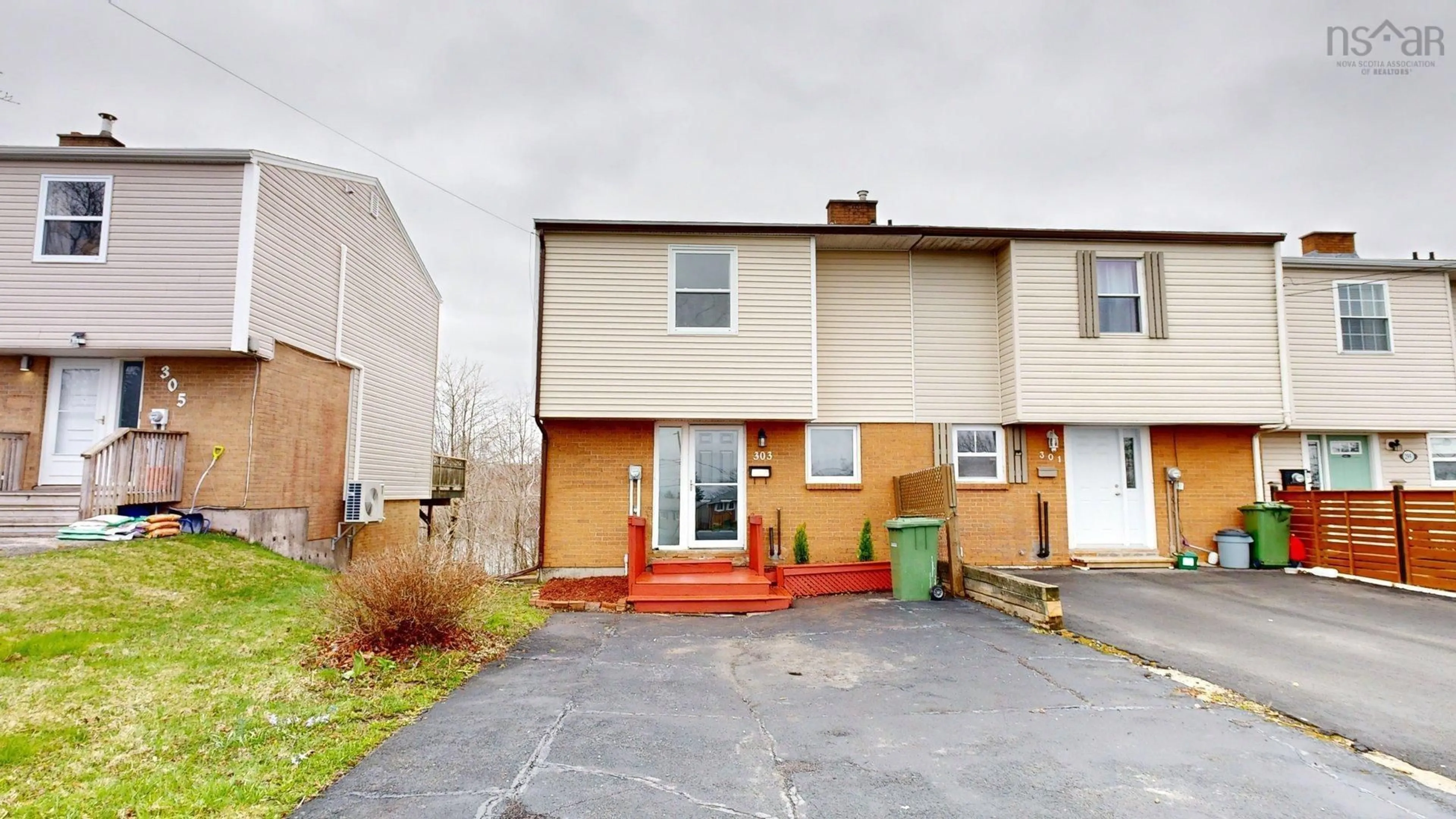 A pic from outside/outdoor area/front of a property/back of a property/a pic from drone, street for 303 Poplar Dr, Cole Harbour Nova Scotia B2W 4K6