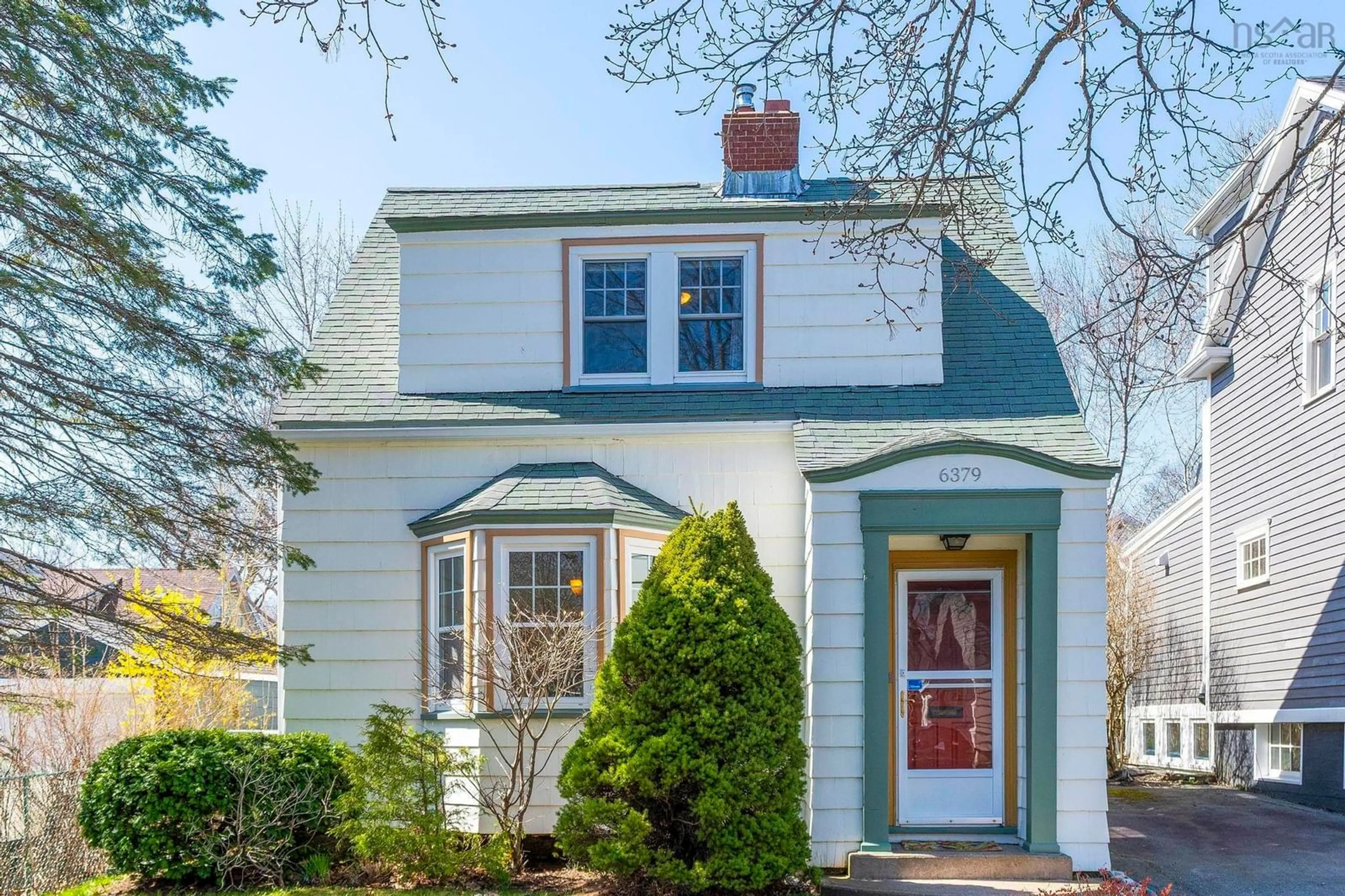Home with vinyl exterior material, street for 6379 Vienna St, Halifax Nova Scotia B3L 1S5