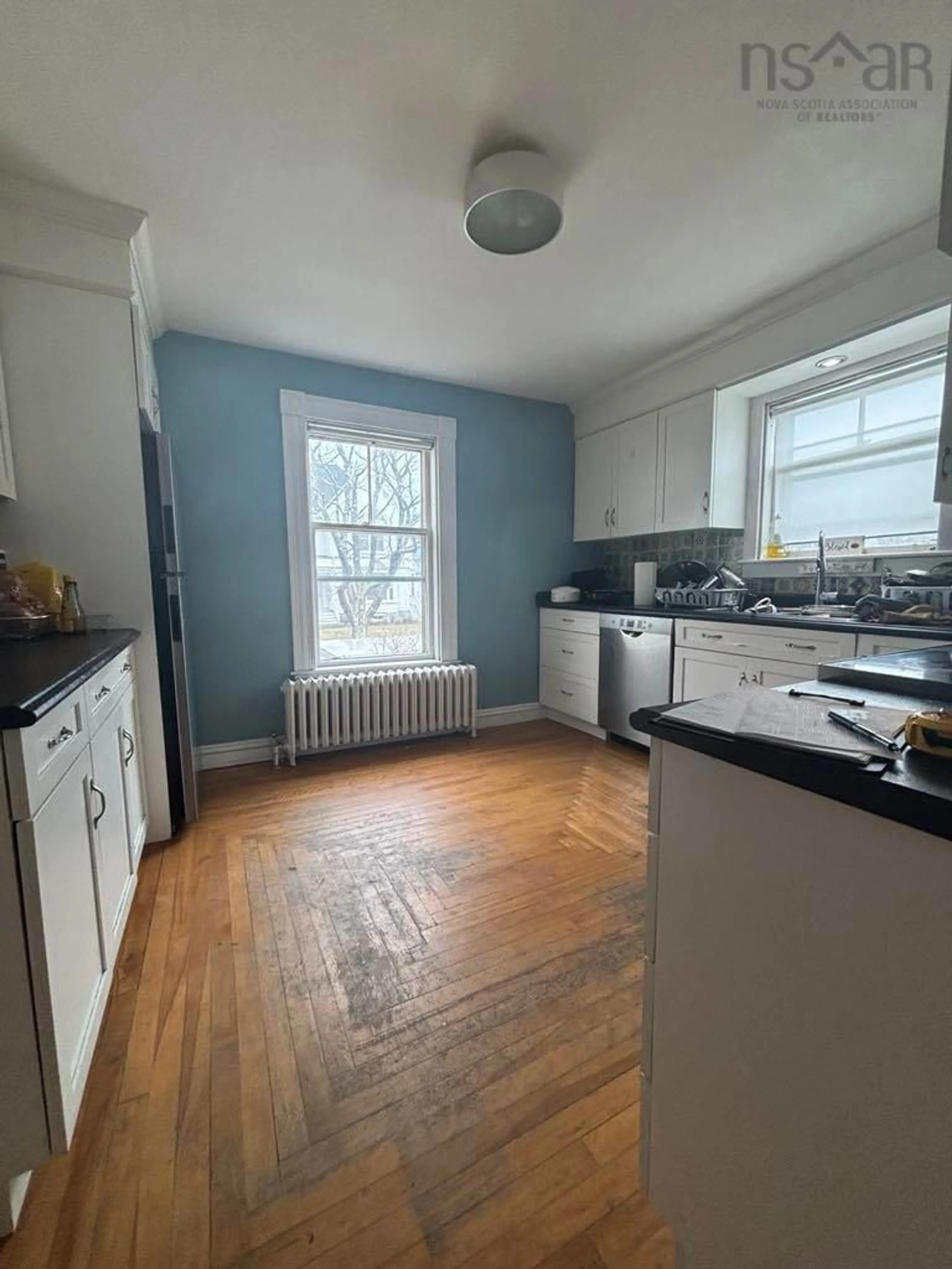 Standard kitchen, unknown for 67 Cliff St, Yarmouth Nova Scotia B5A 3J1