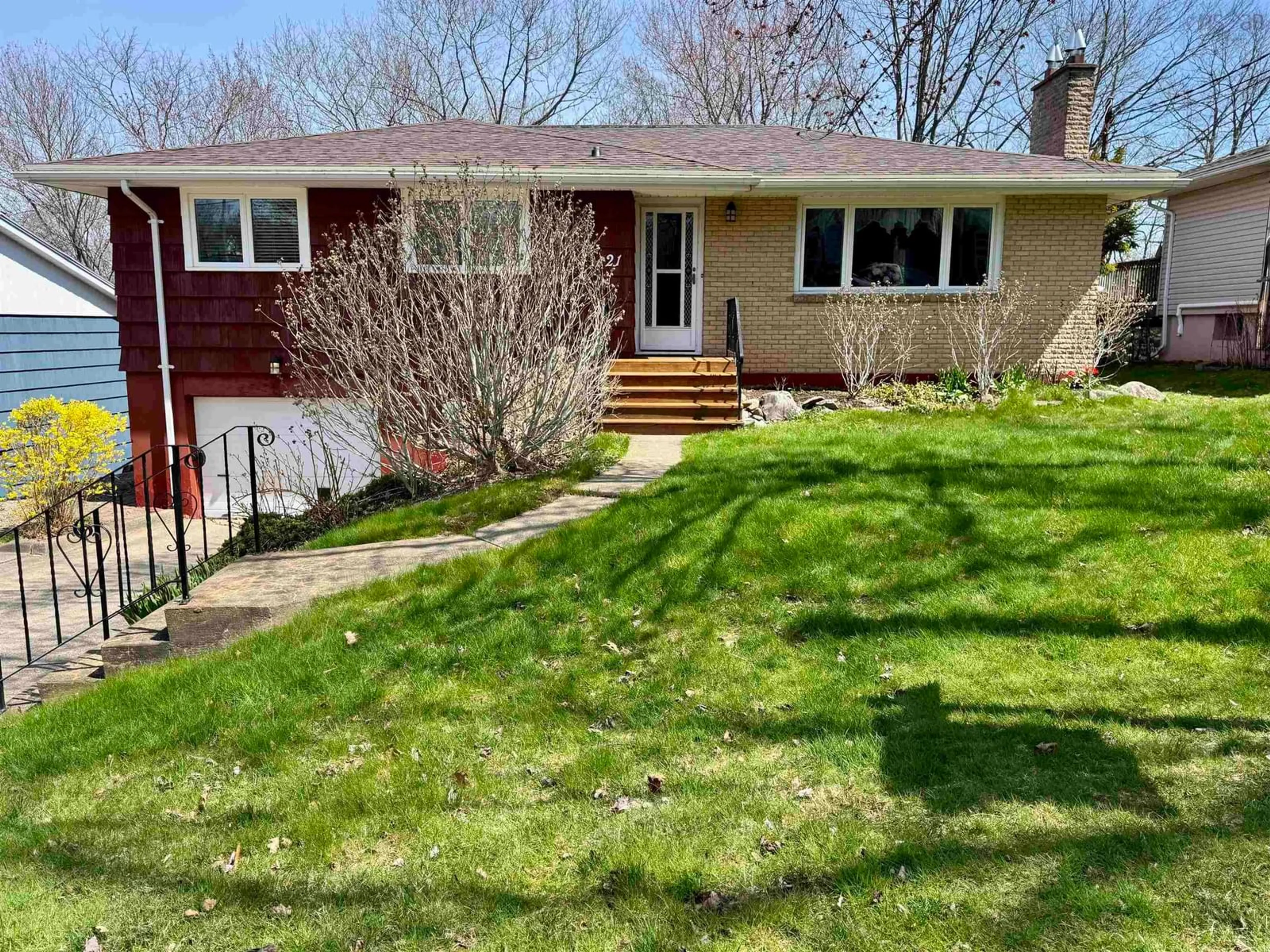 Home with vinyl exterior material, street for 21 Cranston Ave, Dartmouth Nova Scotia B2Y 3G1