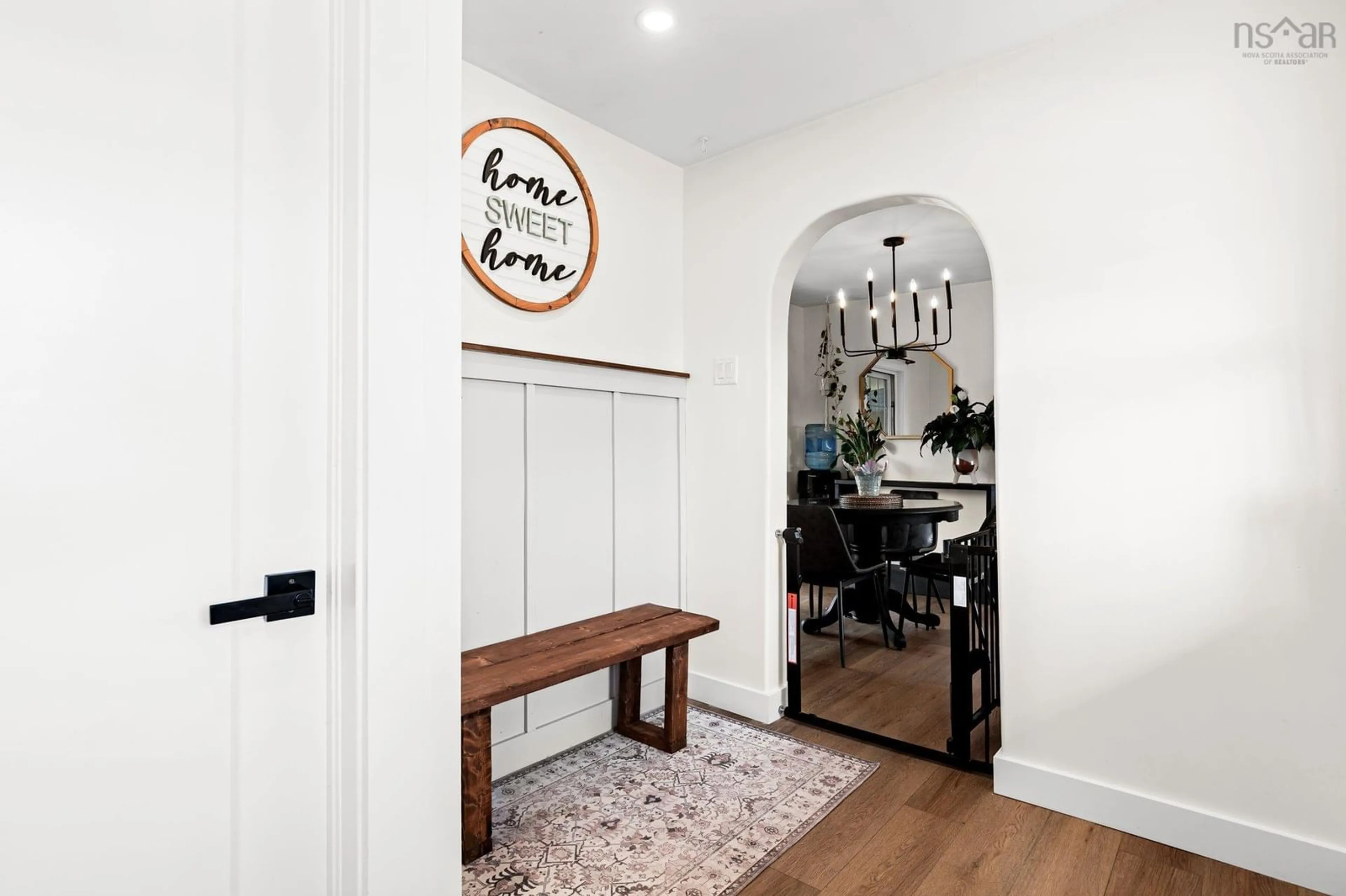 Indoor entryway for 1308 Highway 2 Hwy, Lantz Nova Scotia B2S 1Y8
