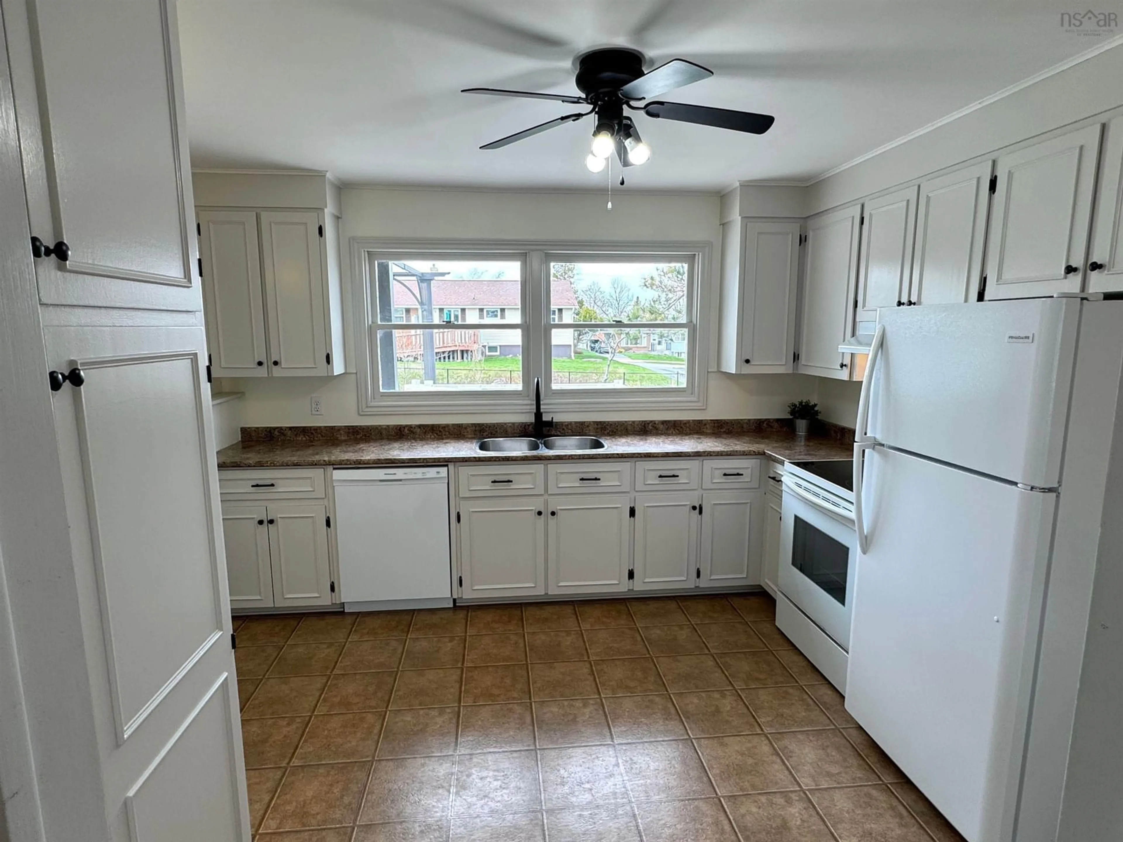Standard kitchen, ceramic/tile floor for 401 Birch St, New Glasgow Nova Scotia B2H 1X8