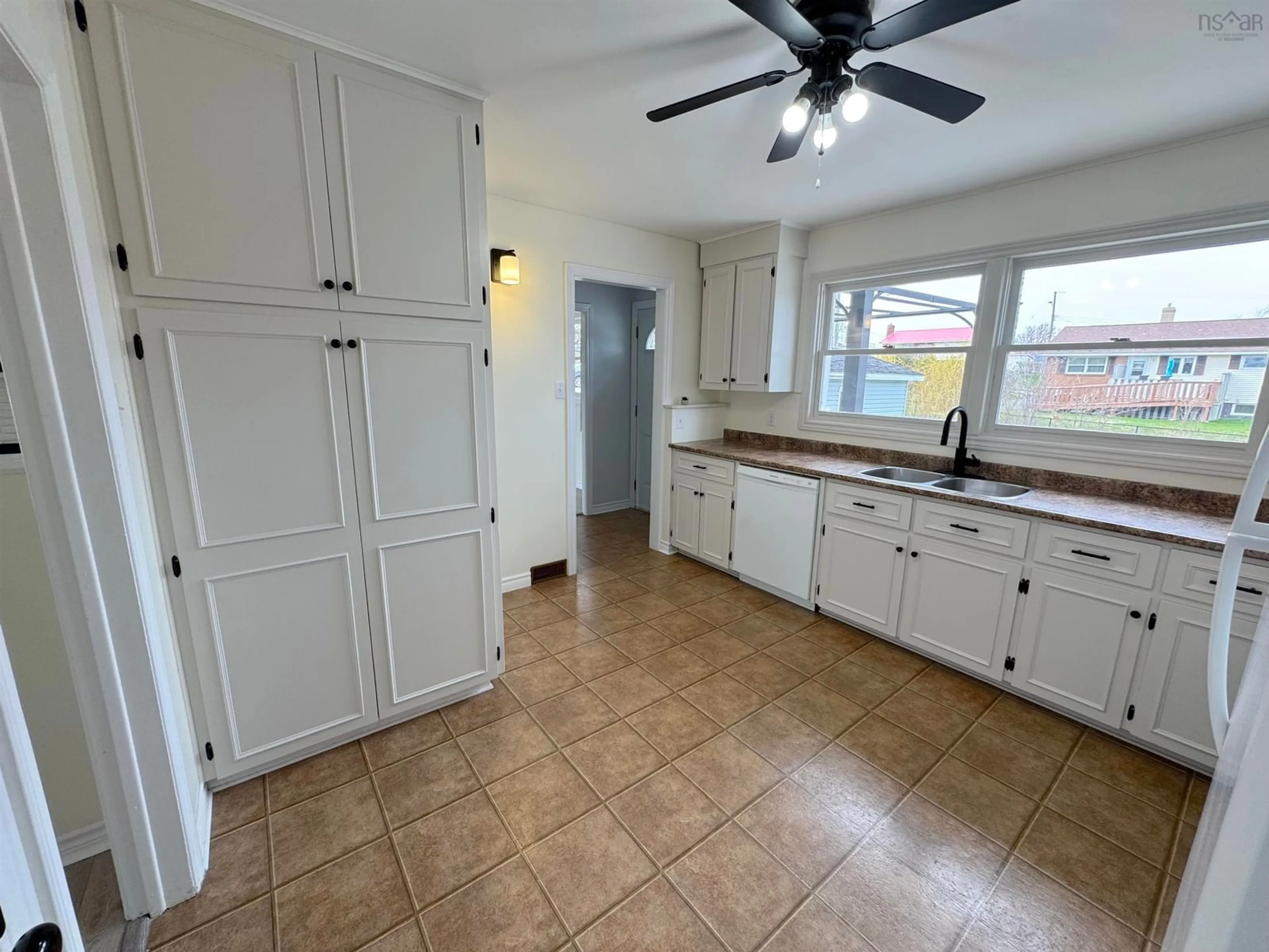 A pic of a room for 401 Birch St, New Glasgow Nova Scotia B2H 1X8