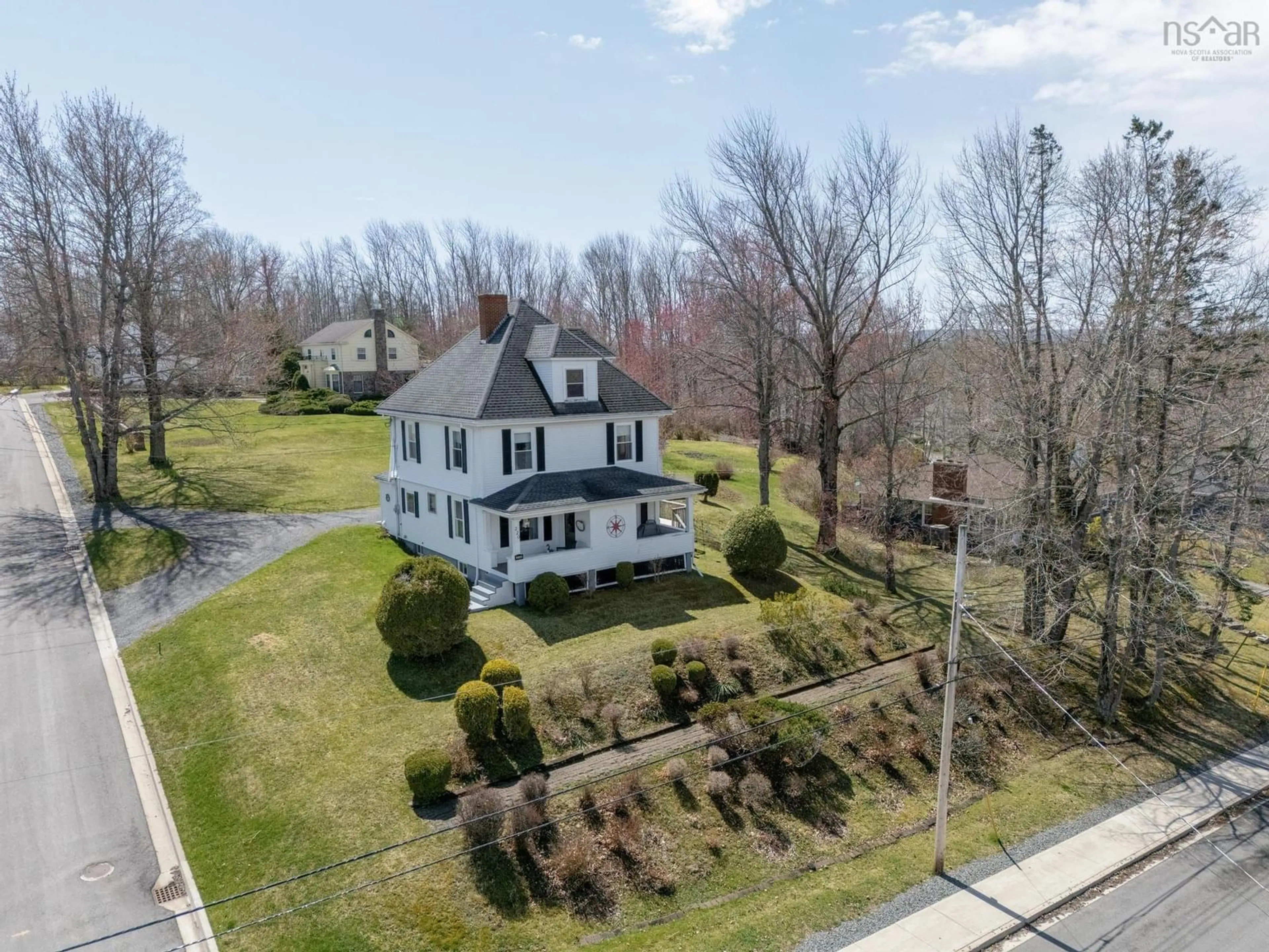 A pic from outside/outdoor area/front of a property/back of a property/a pic from drone, unknown for 220 Alexander St, Windsor Nova Scotia B0N 2T0