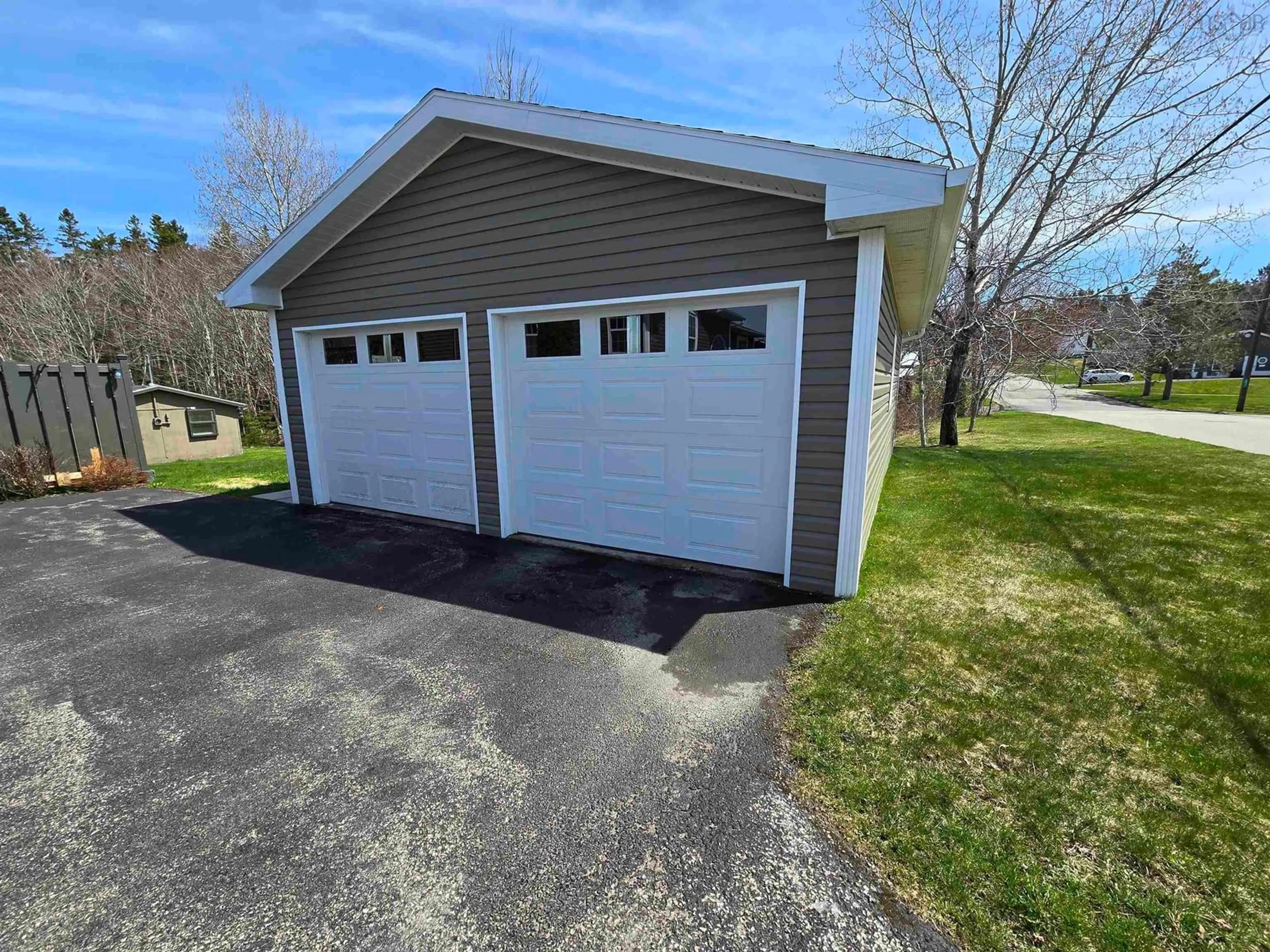 Indoor garage for 179 Woodlawn Dr, Sydney River Nova Scotia B1S 1J1