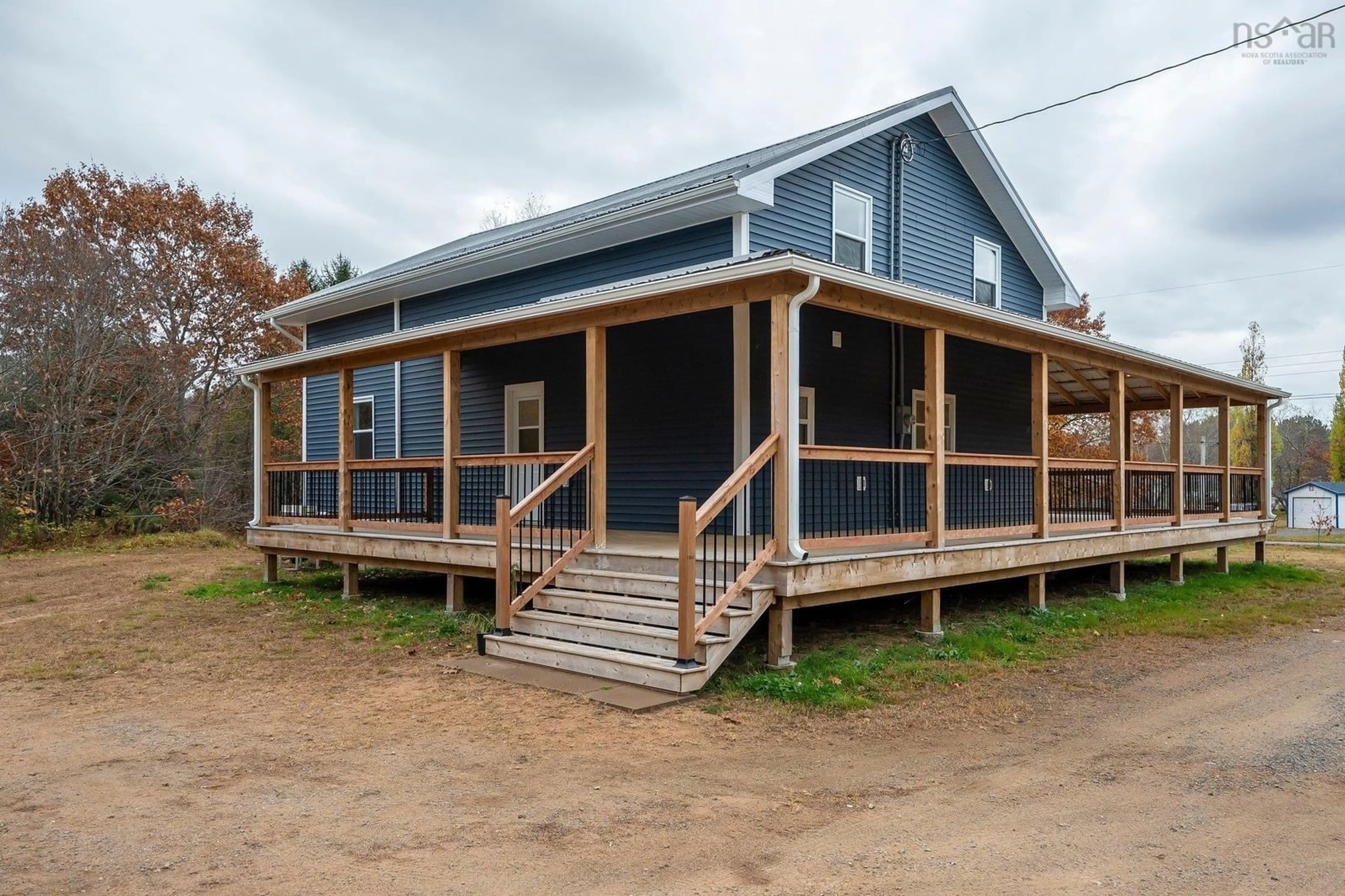 Home with vinyl exterior material, building for 914 Maple Ave, Aylesford Nova Scotia B0P 1C0