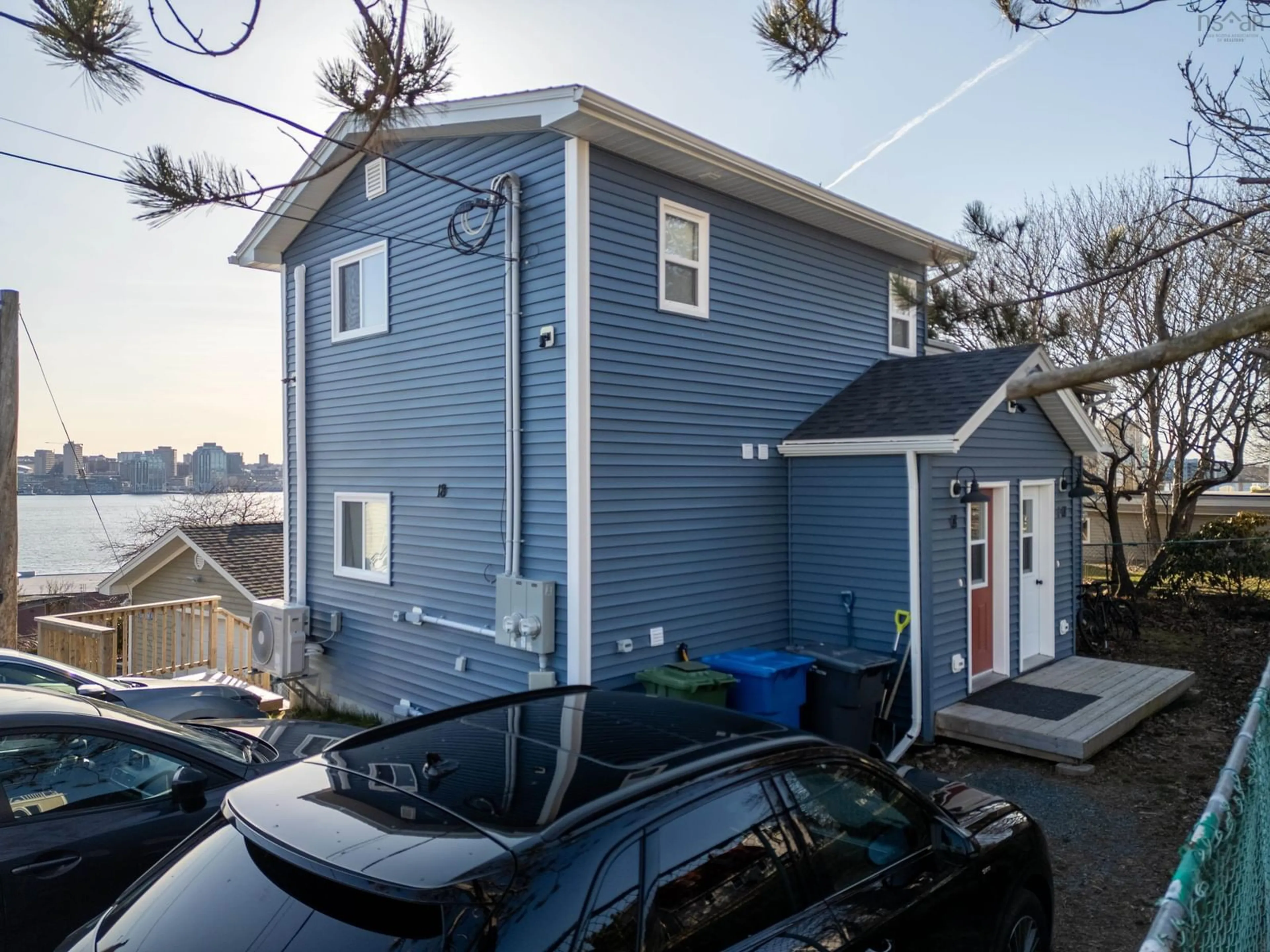 Home with vinyl exterior material, street for 18 Stephen St, Dartmouth Nova Scotia B2Y 2L3