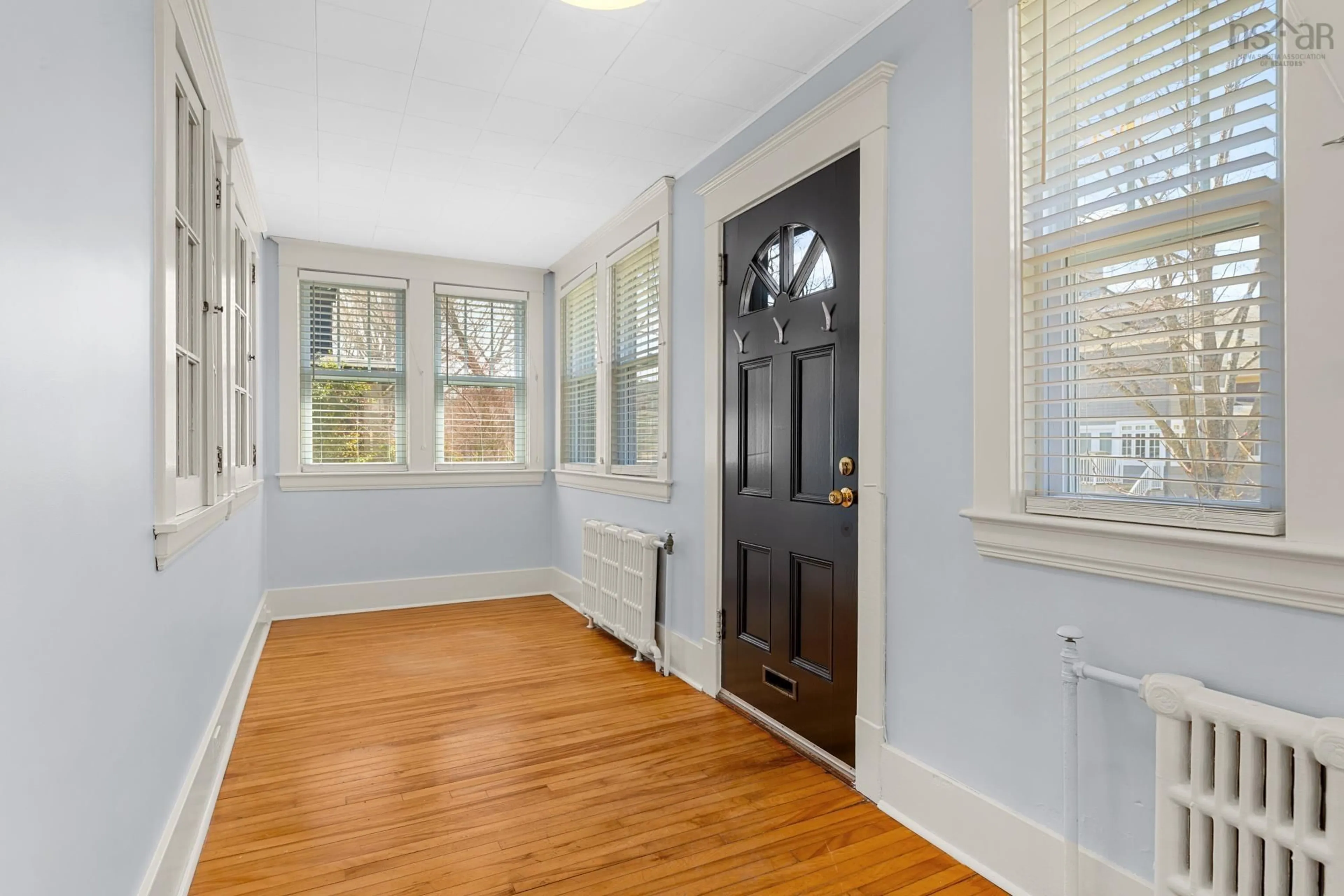 Indoor entryway for 1593 Preston St, Halifax Nova Scotia B3H 3T9