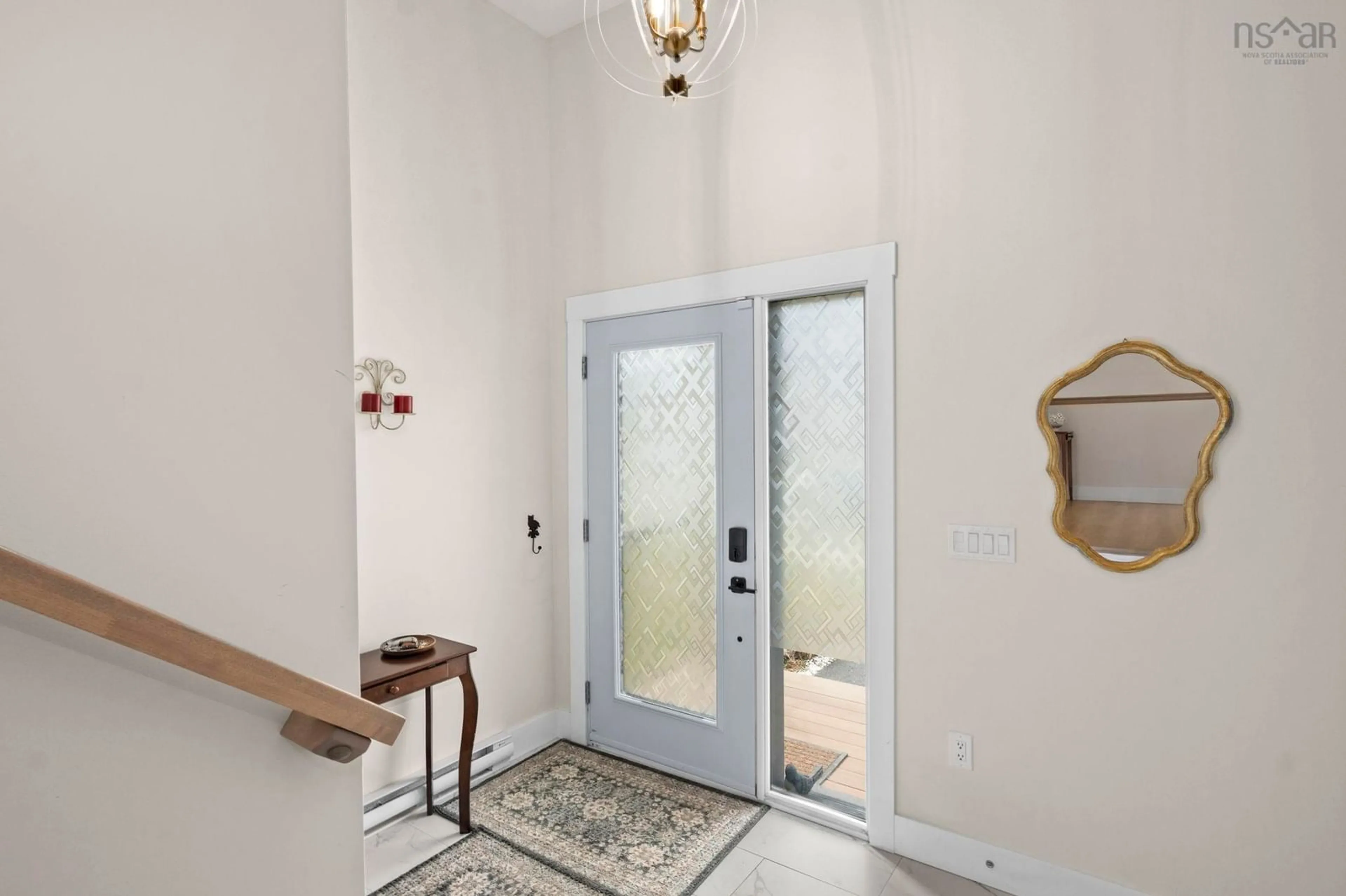 Indoor entryway for 7 Lew Cres, Lantz Nova Scotia B2S 0H9
