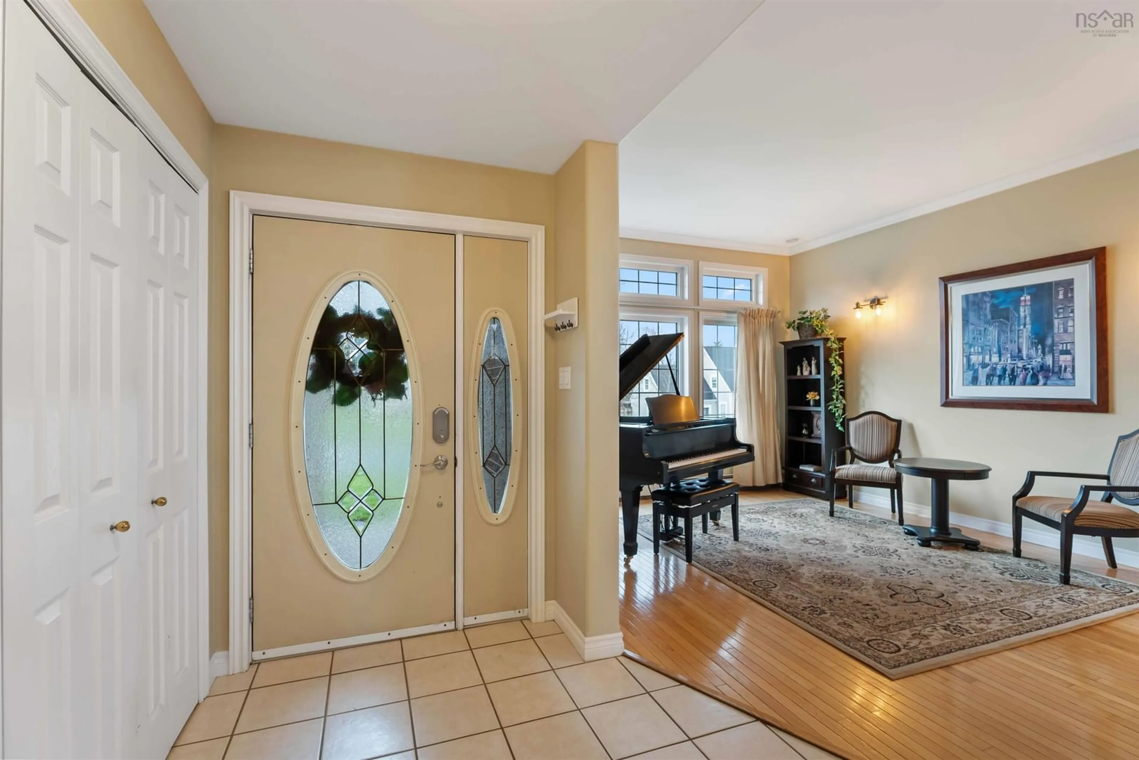 Indoor entryway for 28 Dalhousie Ave, Kentville Nova Scotia B4N 5E5
