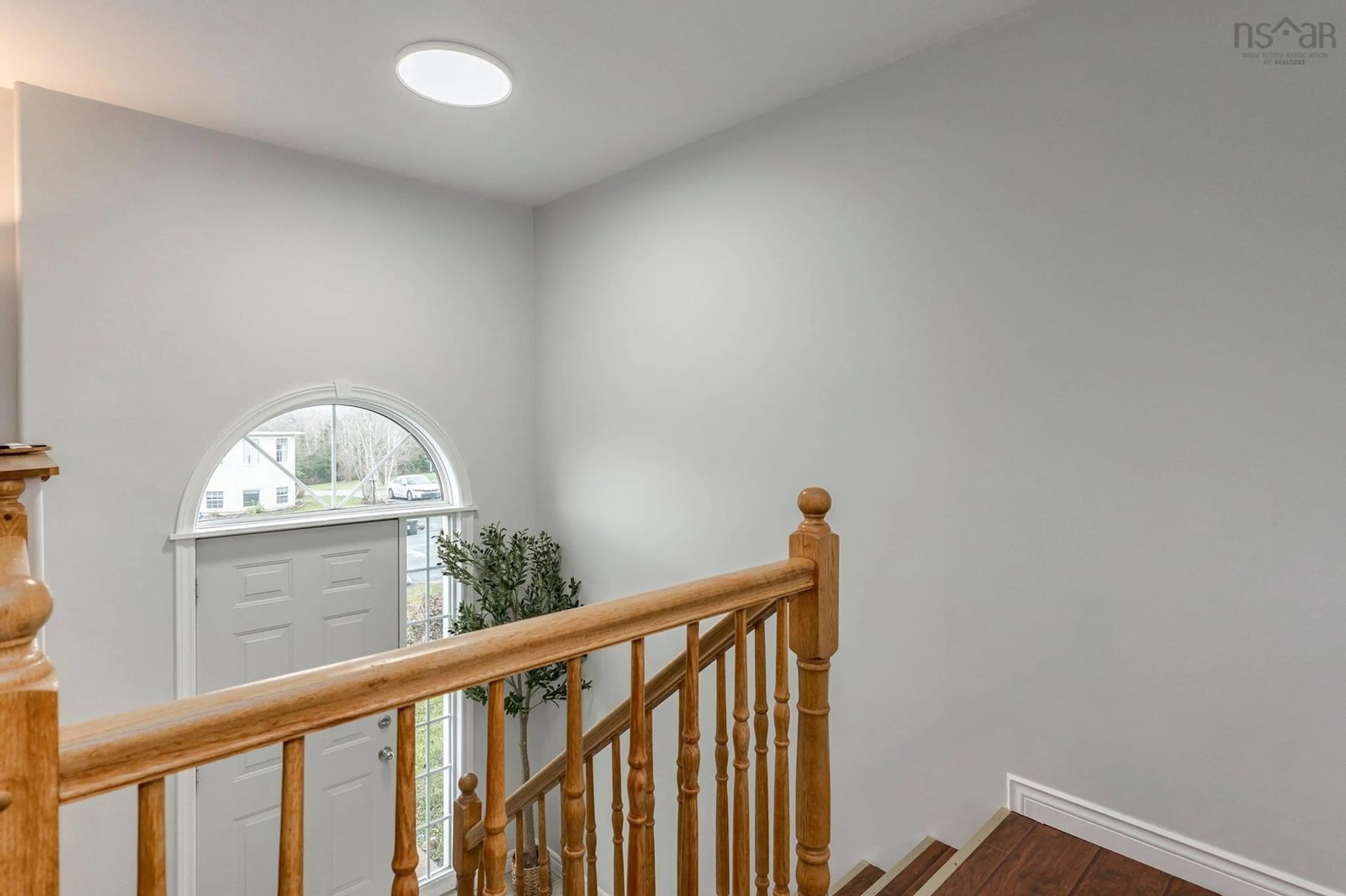 Indoor foyer for 106 Hemlock Dr, Elmsdale Nova Scotia B2S 1B8