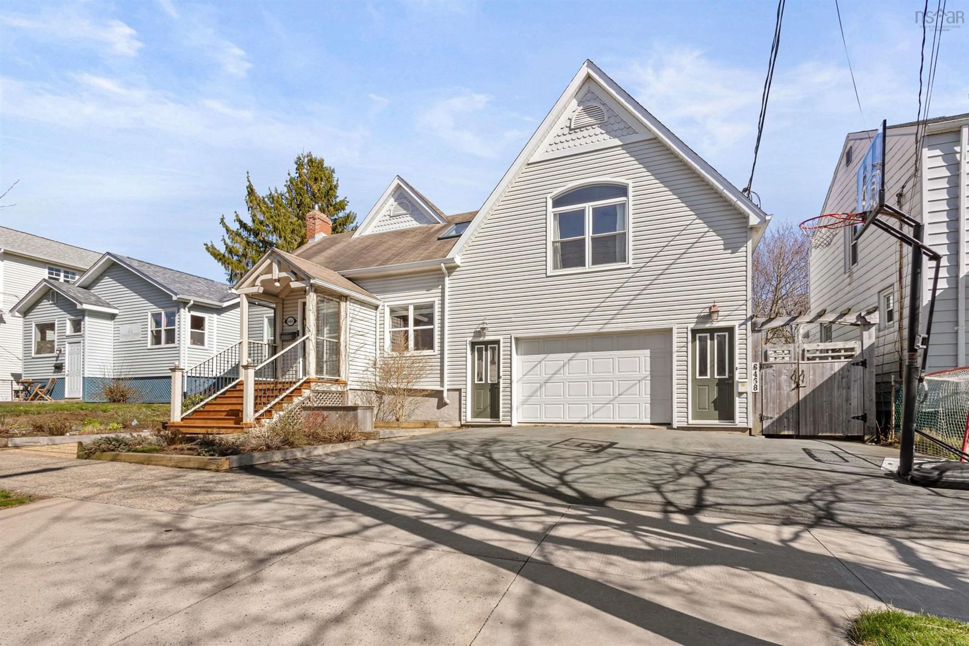 Home with vinyl exterior material, street for 6466 London St, Halifax Nova Scotia B3L 1X4
