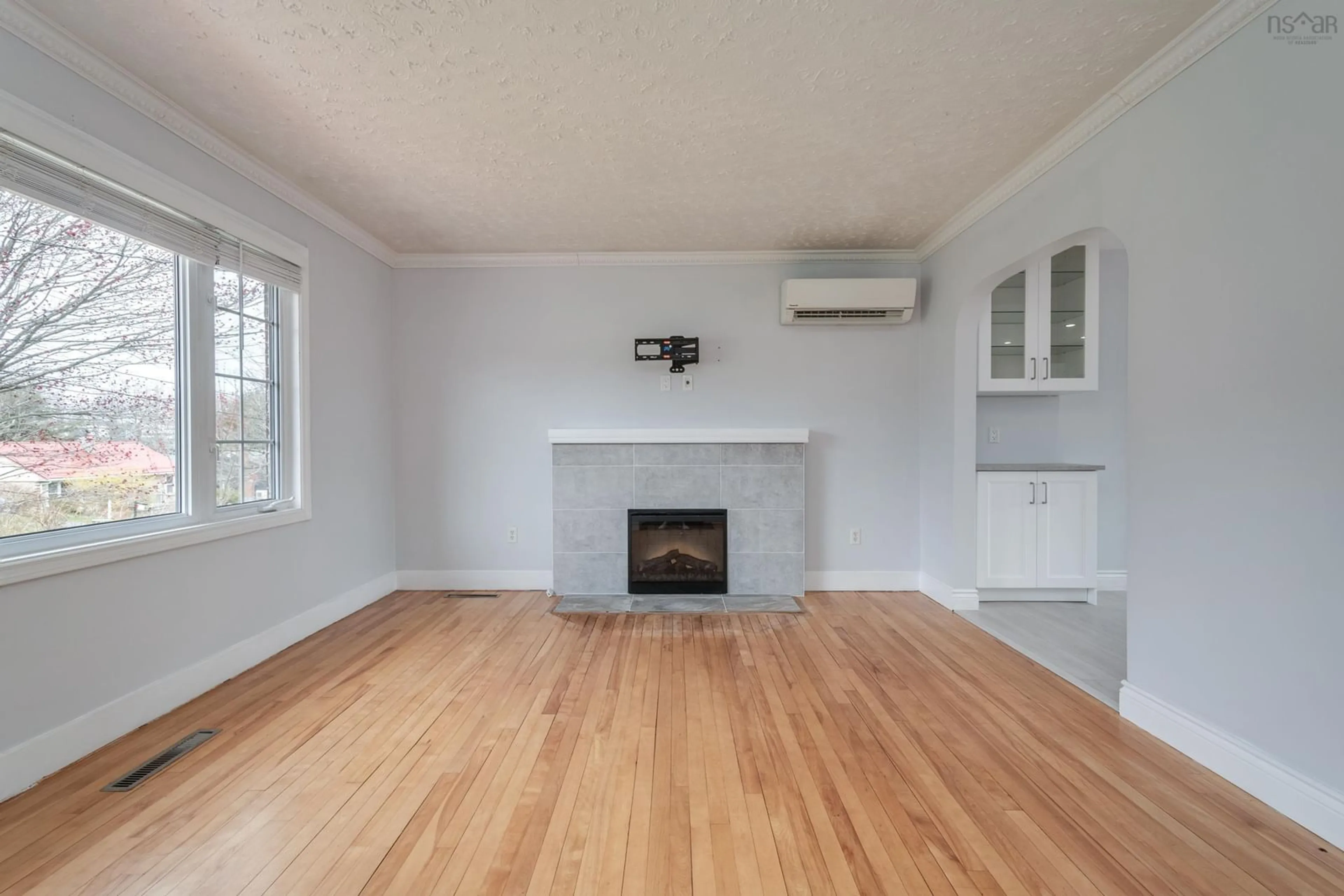 A pic of a room for 40 Oakwood Ave, Dartmouth Nova Scotia B2W 3C9