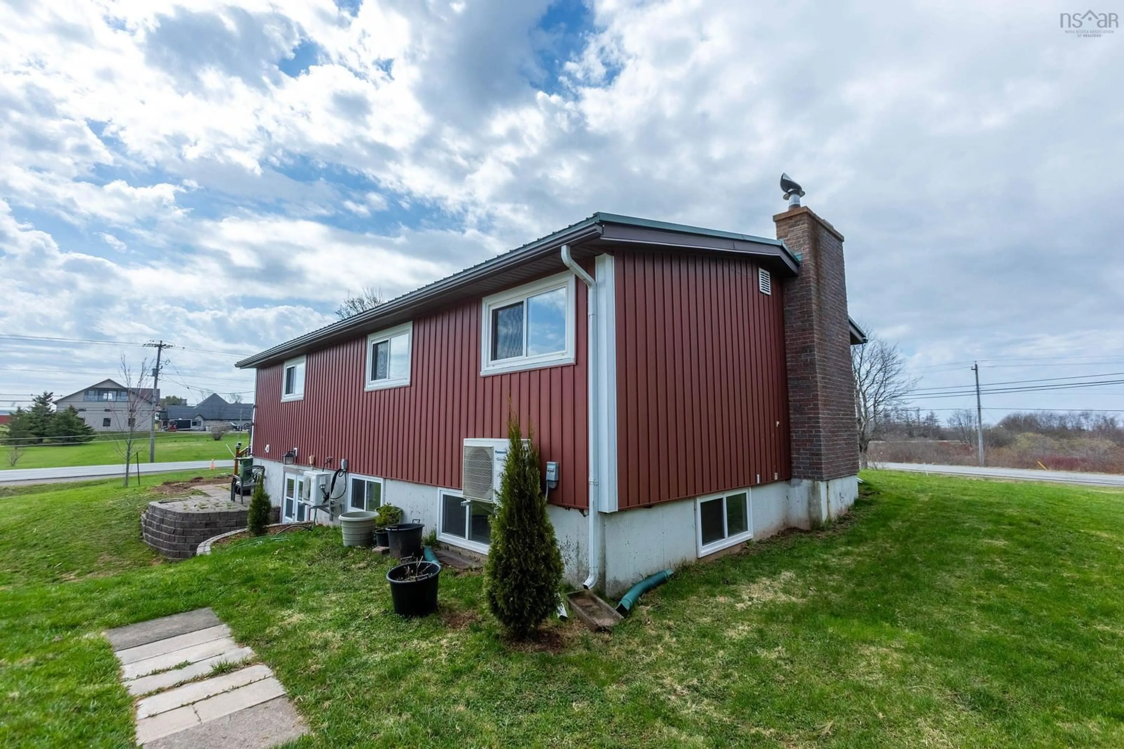 Home with vinyl exterior material, unknown for 319 Willow St, East Amherst Nova Scotia B4H 3Y3