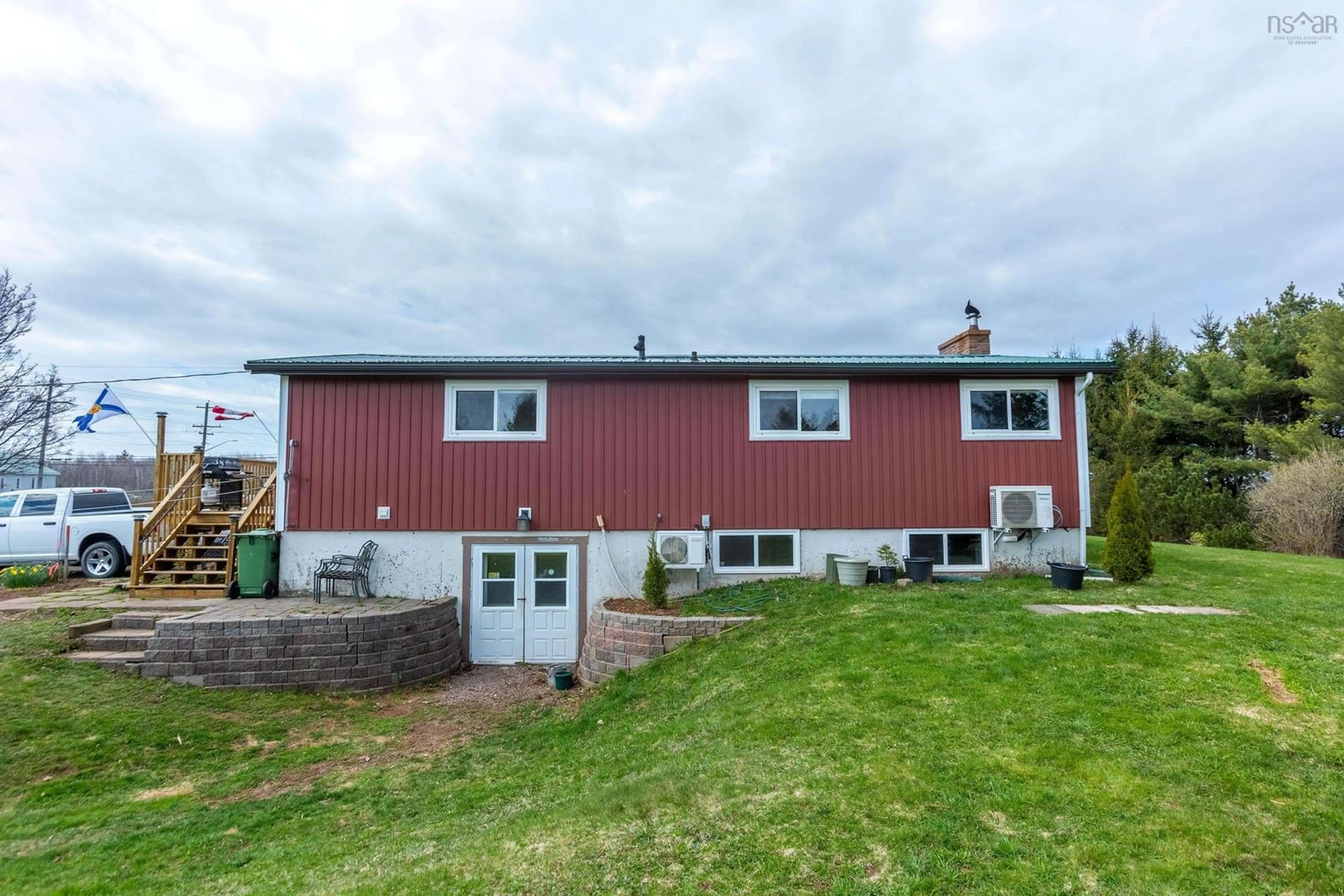 A pic from outside/outdoor area/front of a property/back of a property/a pic from drone, building for 319 Willow St, East Amherst Nova Scotia B4H 3Y3
