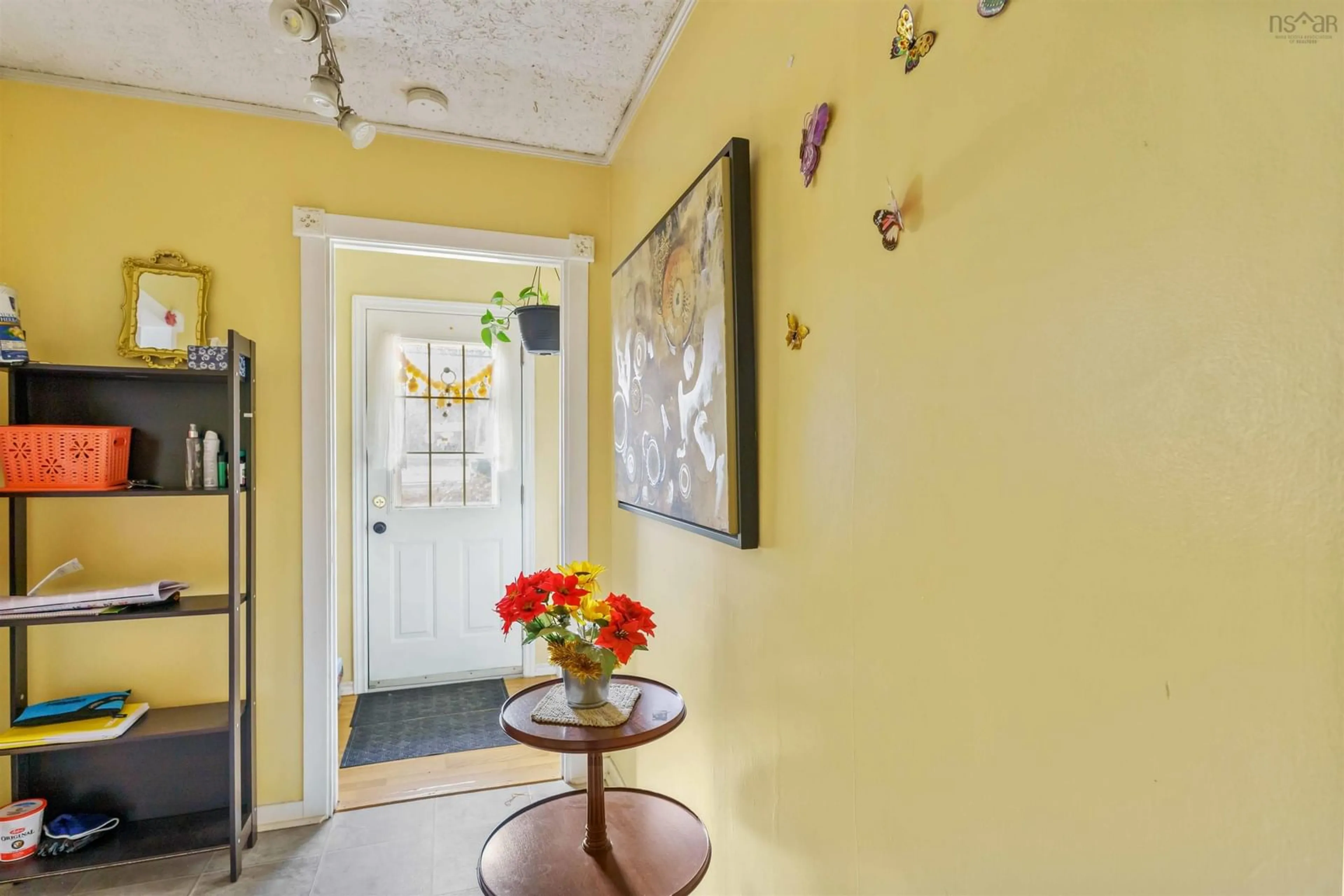 Indoor entryway for 4637 Highway 12, North Alton Nova Scotia B4N 3V8