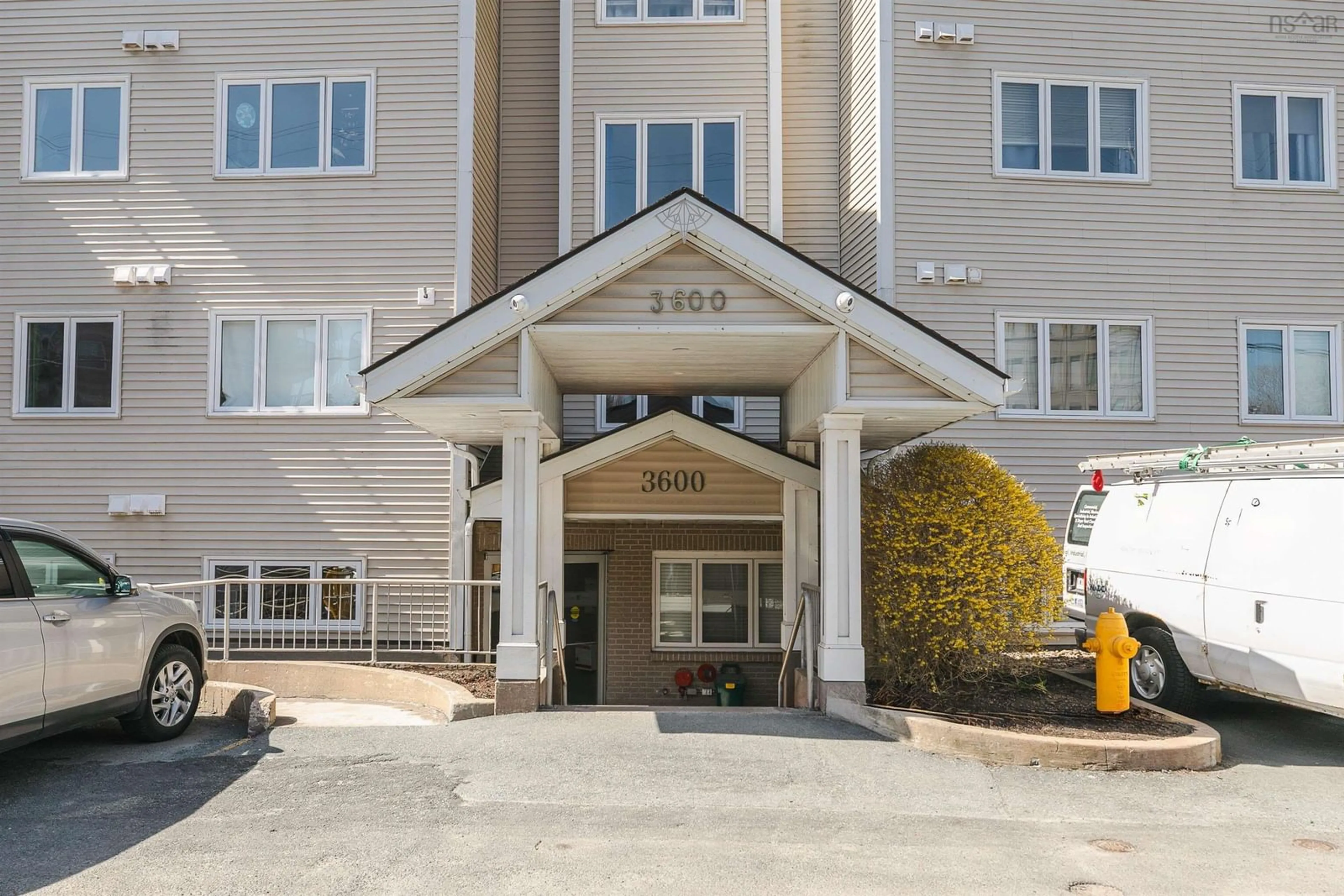 Indoor foyer for 3600 John Parr Dr #220, Halifax Nova Scotia B3K 5V3