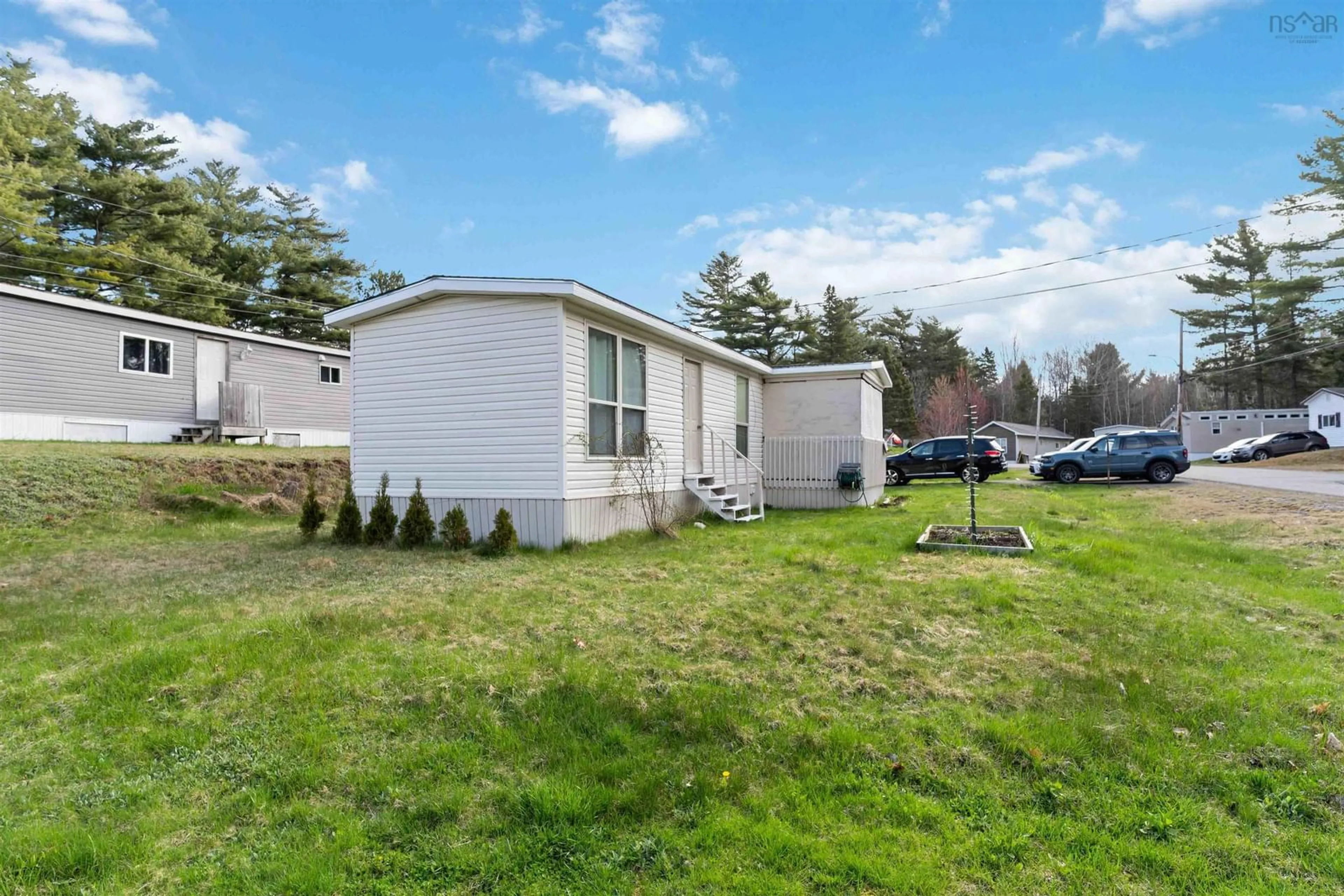 Home with vinyl exterior material, unknown for 40 Shelby Cres, New Minas Nova Scotia B4N 3Y5