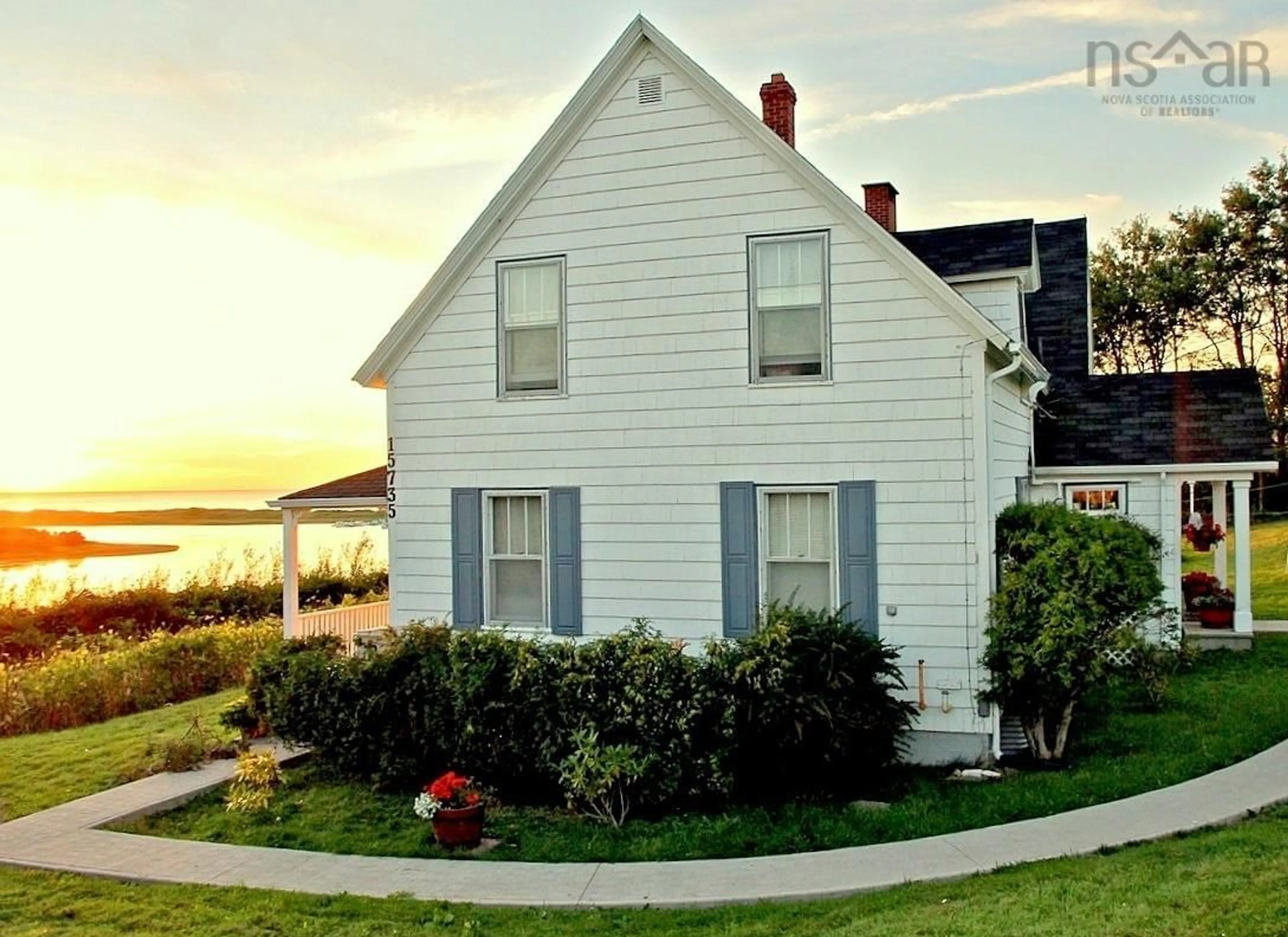 Home with vinyl exterior material, water/lake/river/ocean view for 15735 Central Ave, Inverness Nova Scotia B0E 1N0