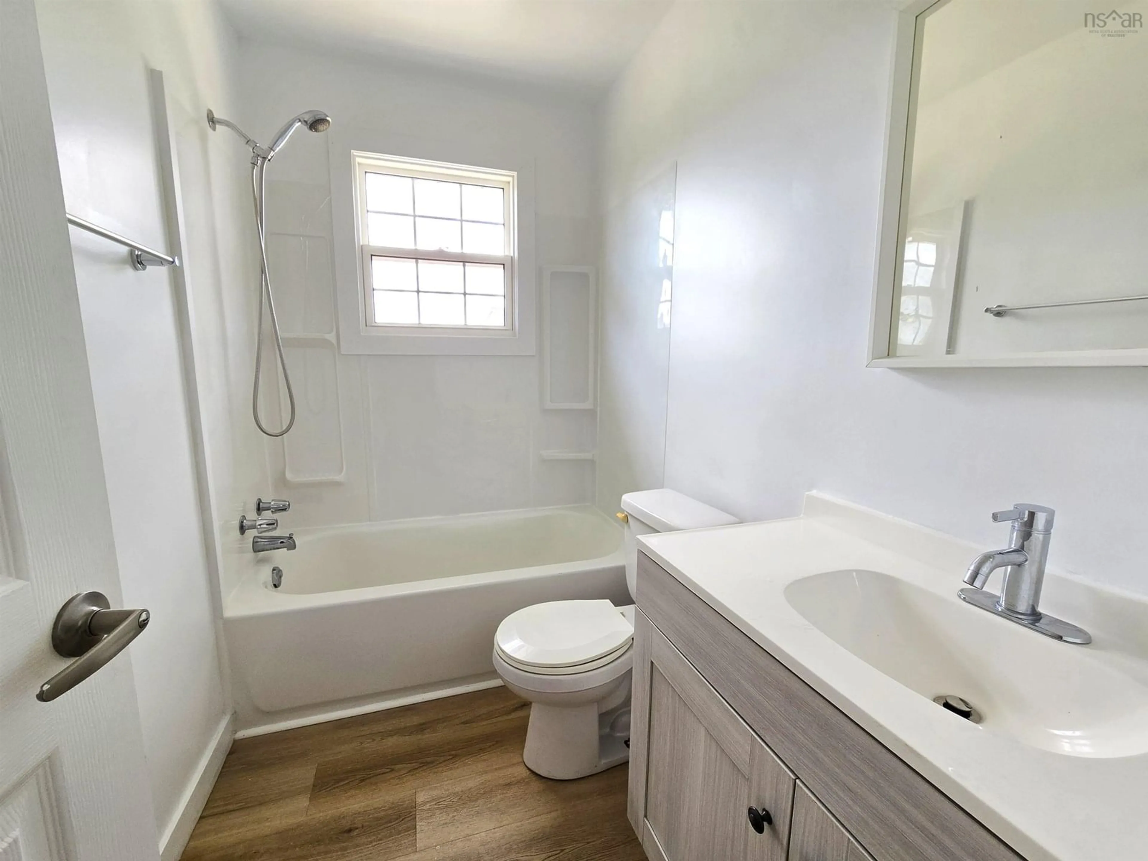 Standard bathroom, ceramic/tile floor for 268 Gatacre St, Sydney Nova Scotia B1N 1Z5
