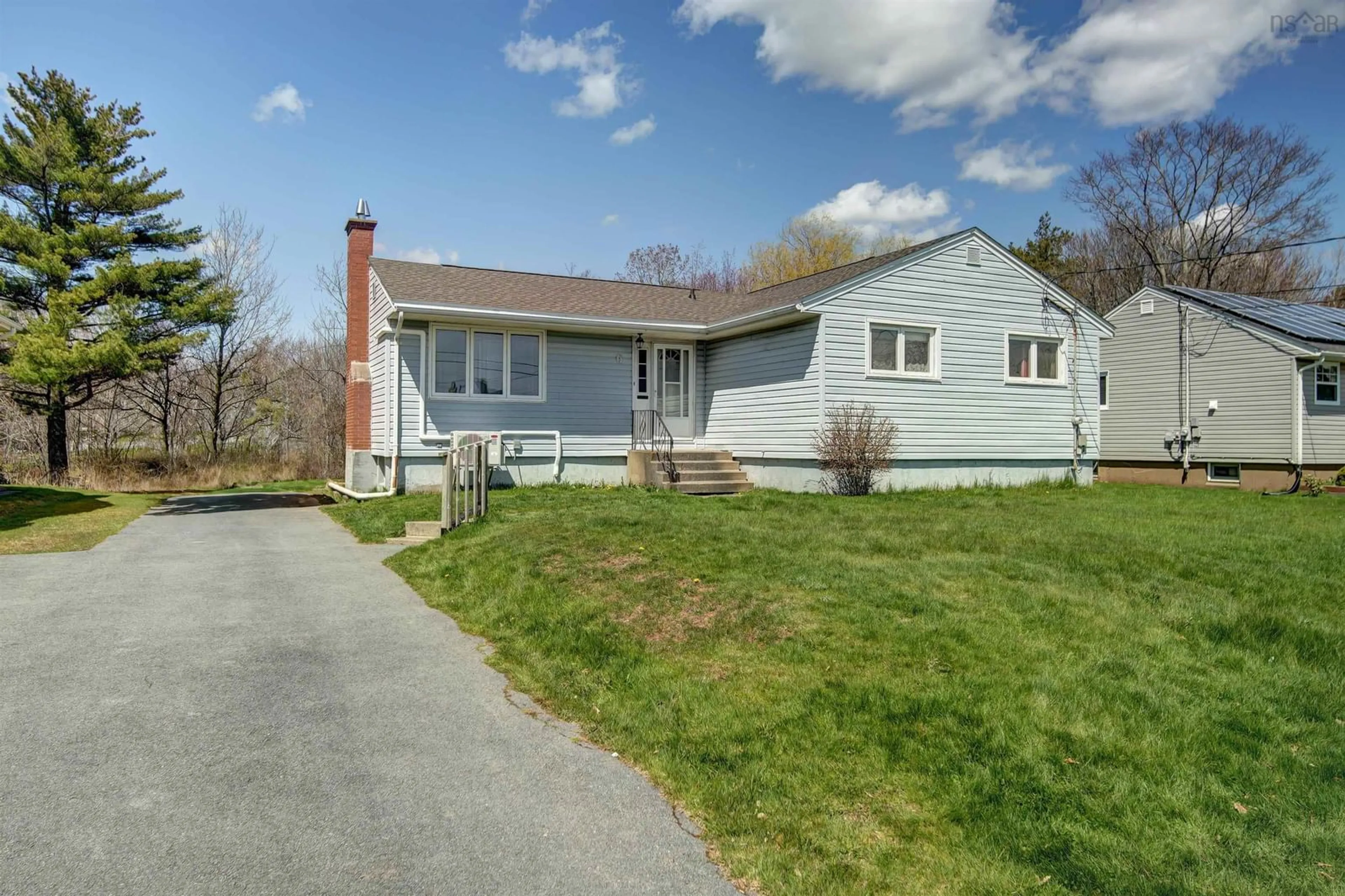 A pic from outside/outdoor area/front of a property/back of a property/a pic from drone, street for 6 Elizabeth St, Dartmouth Nova Scotia B2W 2T5