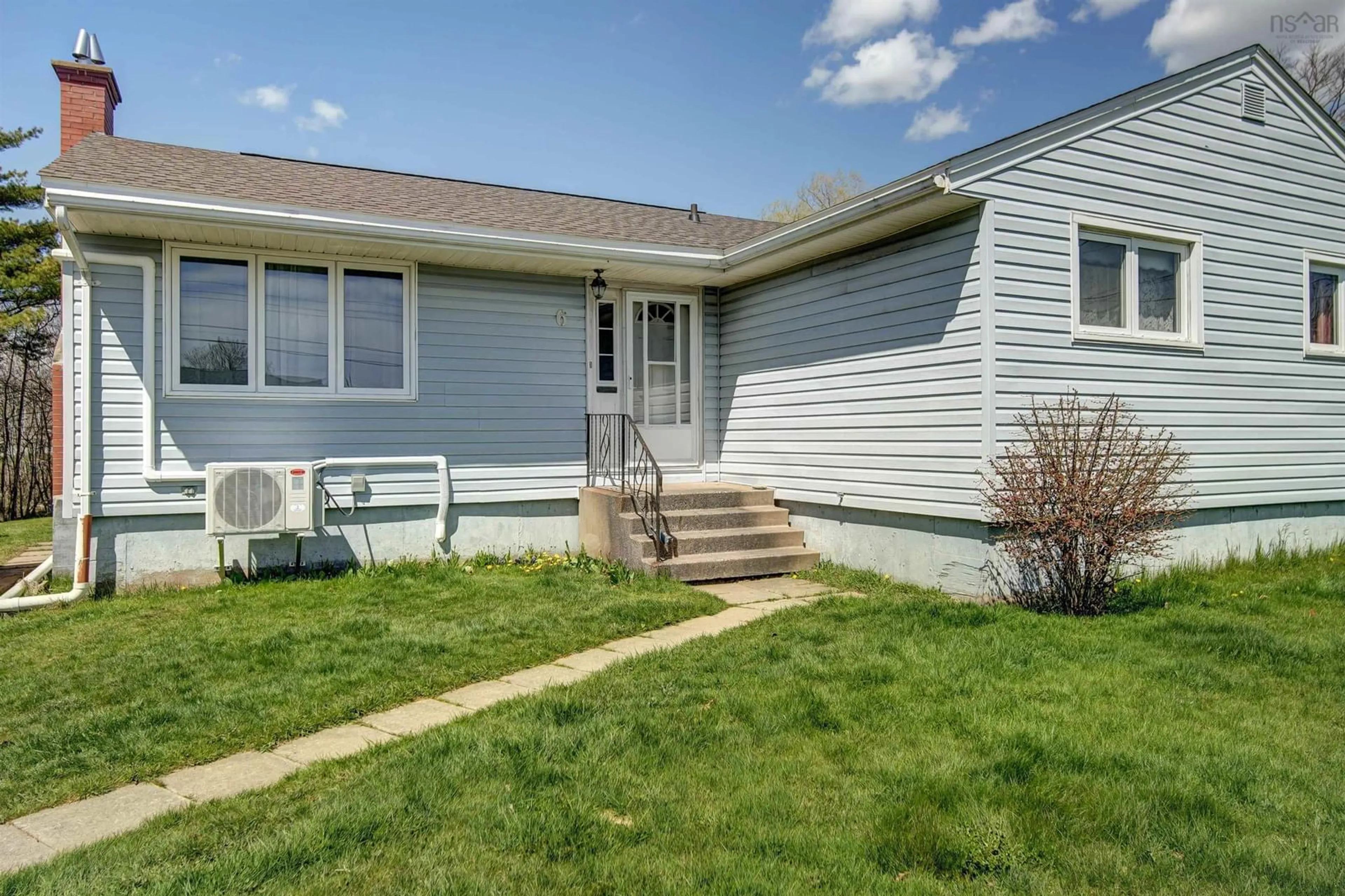 Home with vinyl exterior material, street for 6 Elizabeth St, Dartmouth Nova Scotia B2W 2T5