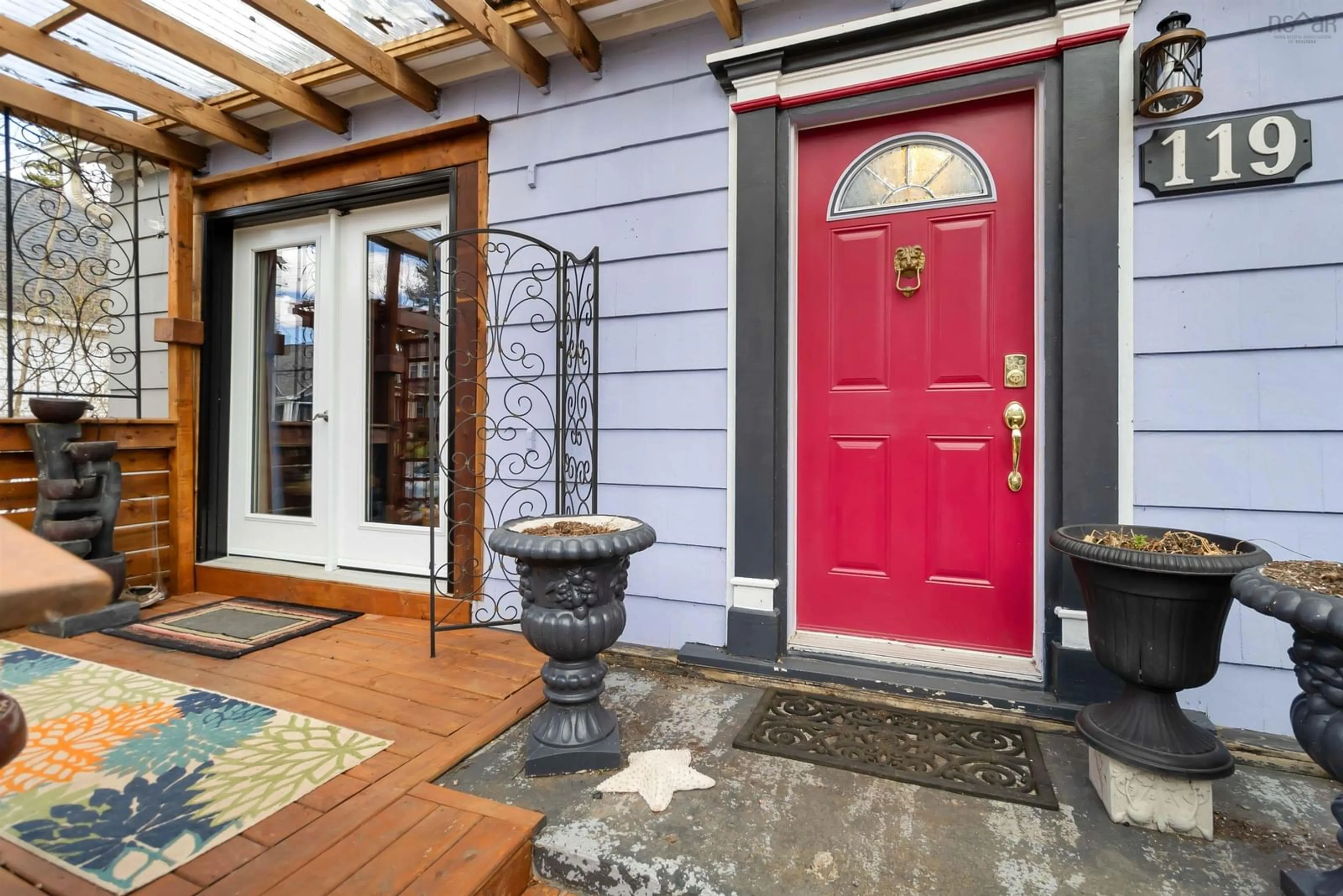 Indoor entryway for 119 Alexandra Avenue, Bridgewater Nova Scotia B4V 1H5