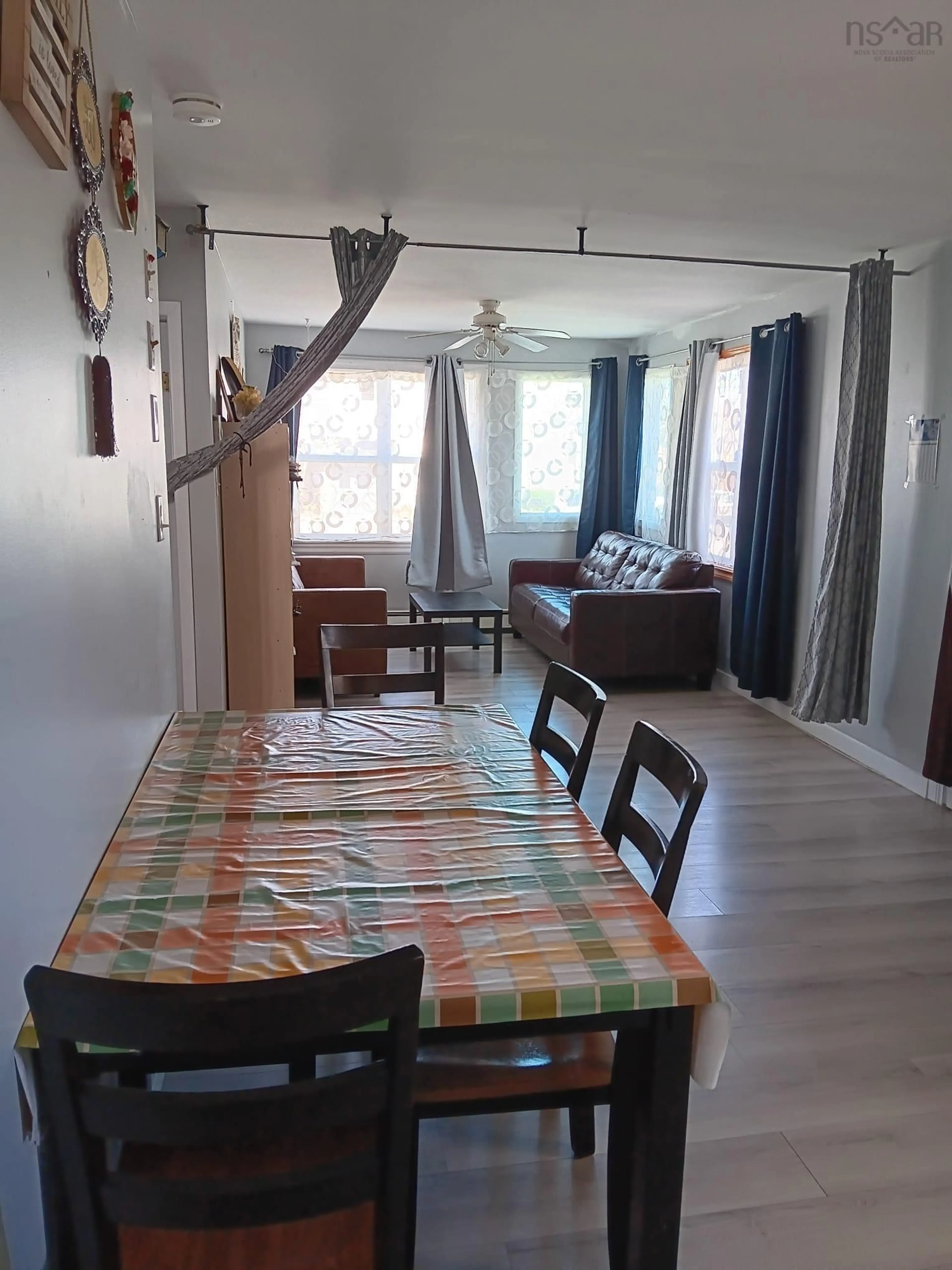 Dining room, wood/laminate floor for 6 Jackson Rd, Dartmouth Nova Scotia B3A 4A3