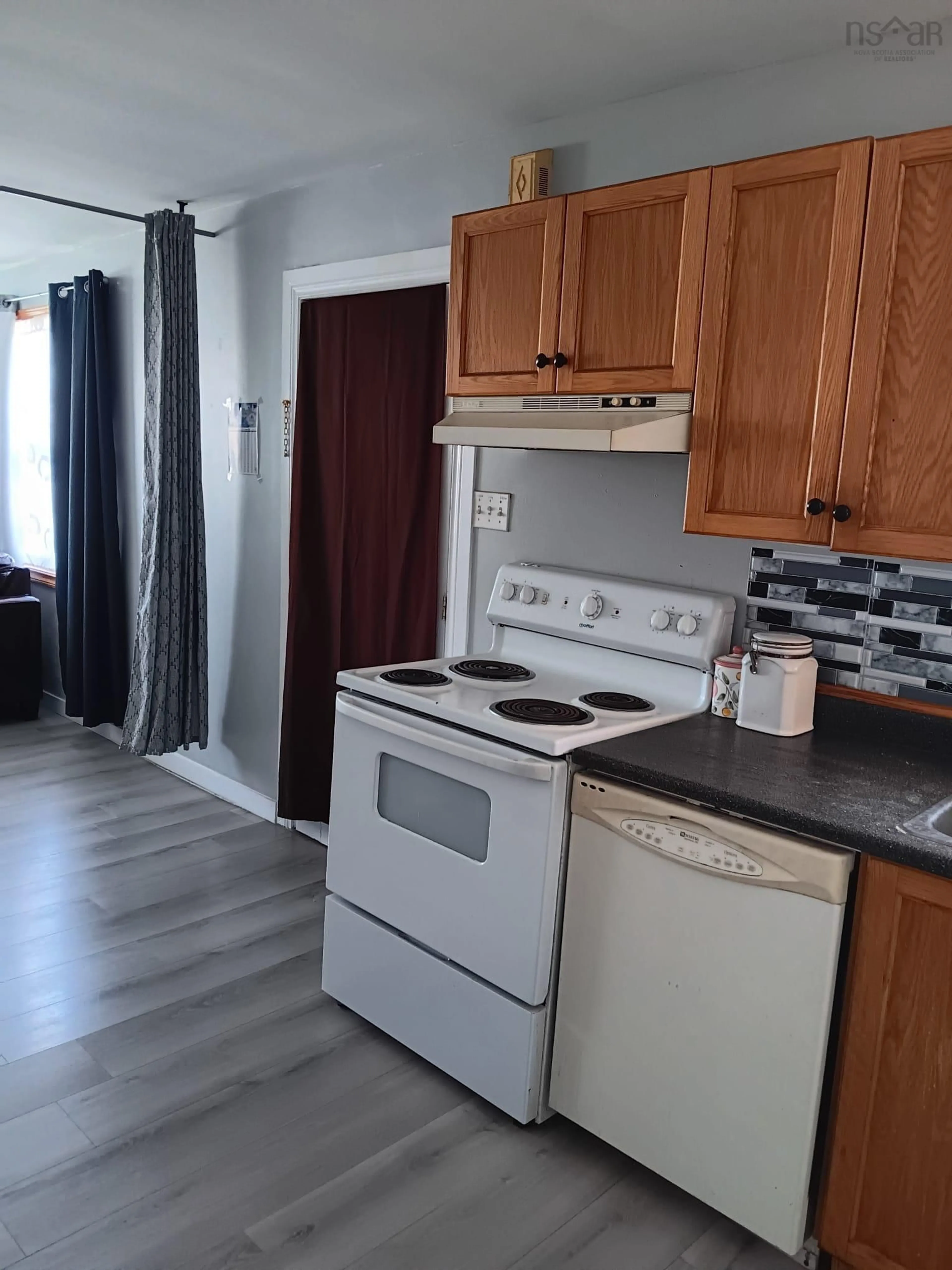 Standard kitchen, unknown for 6 Jackson Rd, Dartmouth Nova Scotia B3A 4A3