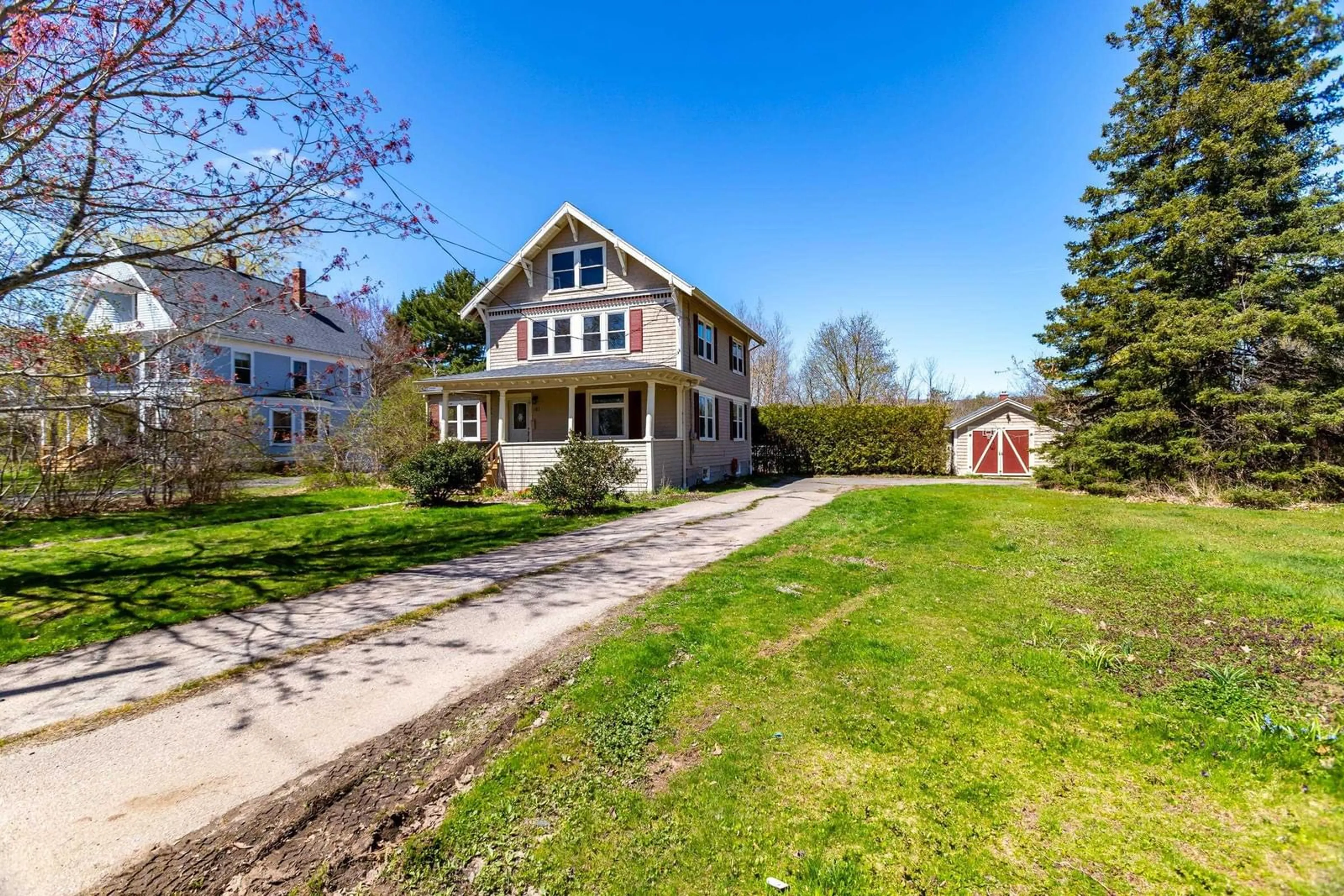 A pic from outside/outdoor area/front of a property/back of a property/a pic from drone, street for 161 Granville St, Bridgetown Nova Scotia B0S 1C0