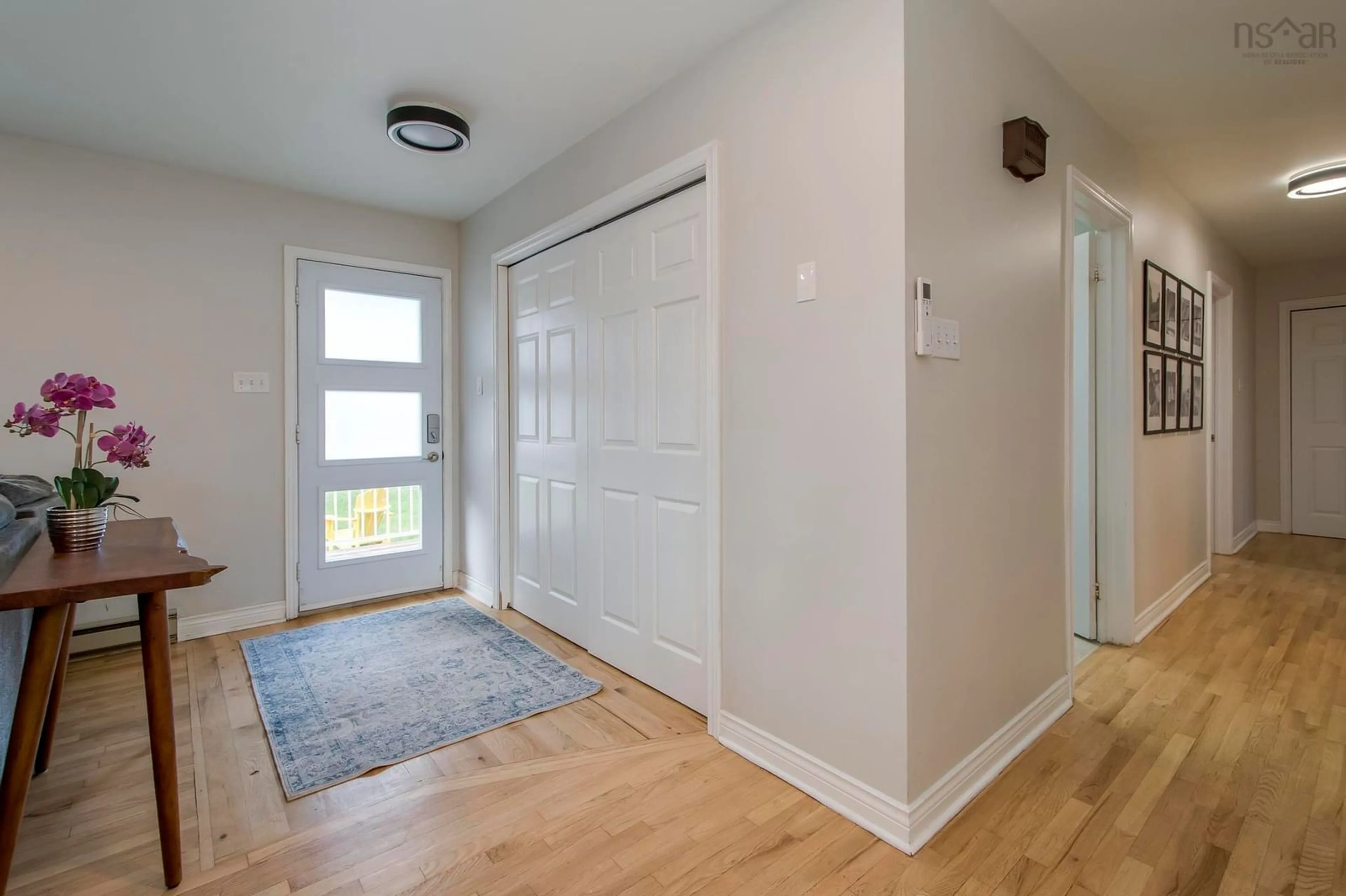 Indoor entryway for 293 Skyridge Ave, Lower Sackville Nova Scotia B4C 3C8
