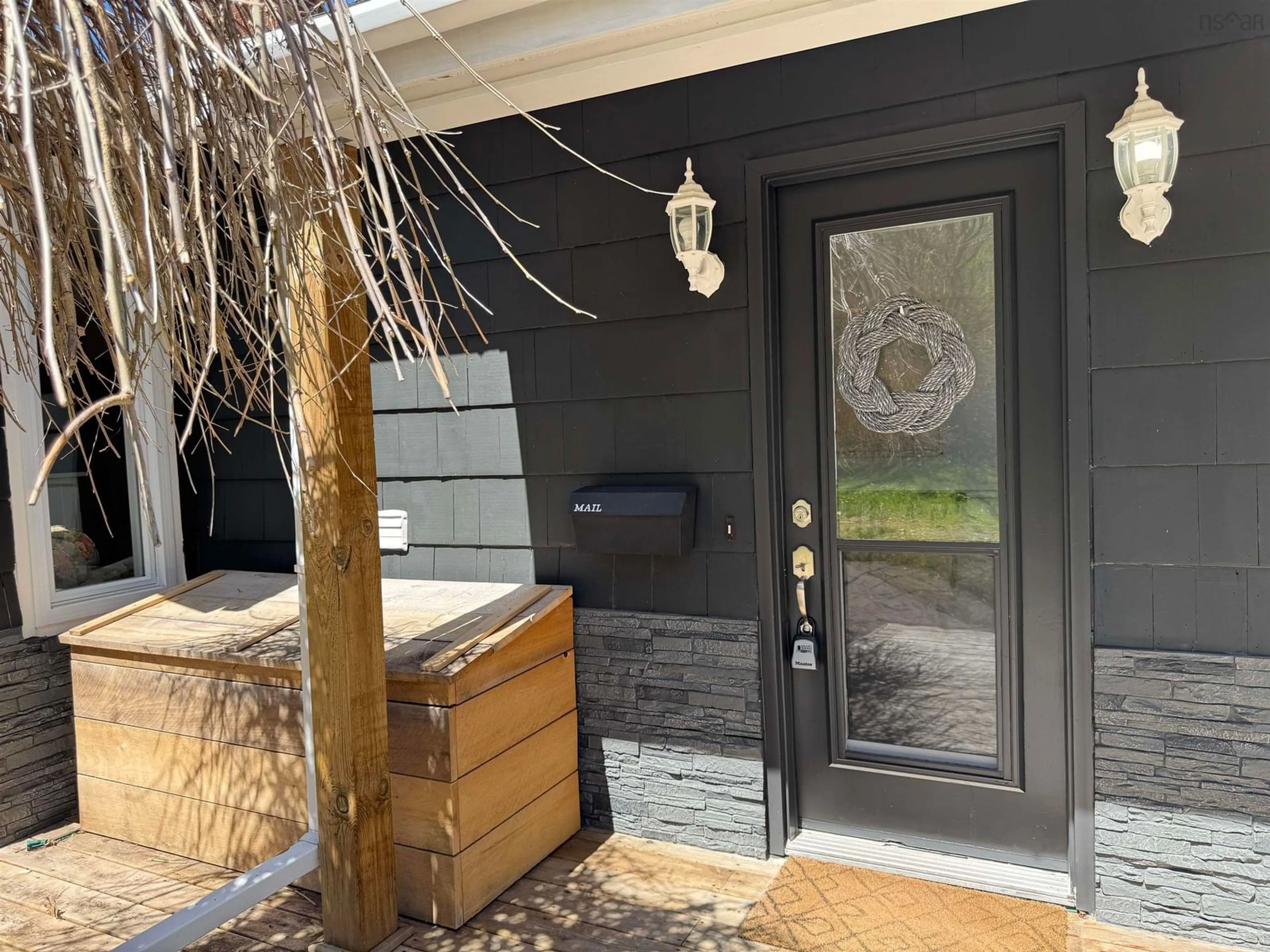 Indoor entryway for 256 Park St, Kentville Nova Scotia B4N 1M8