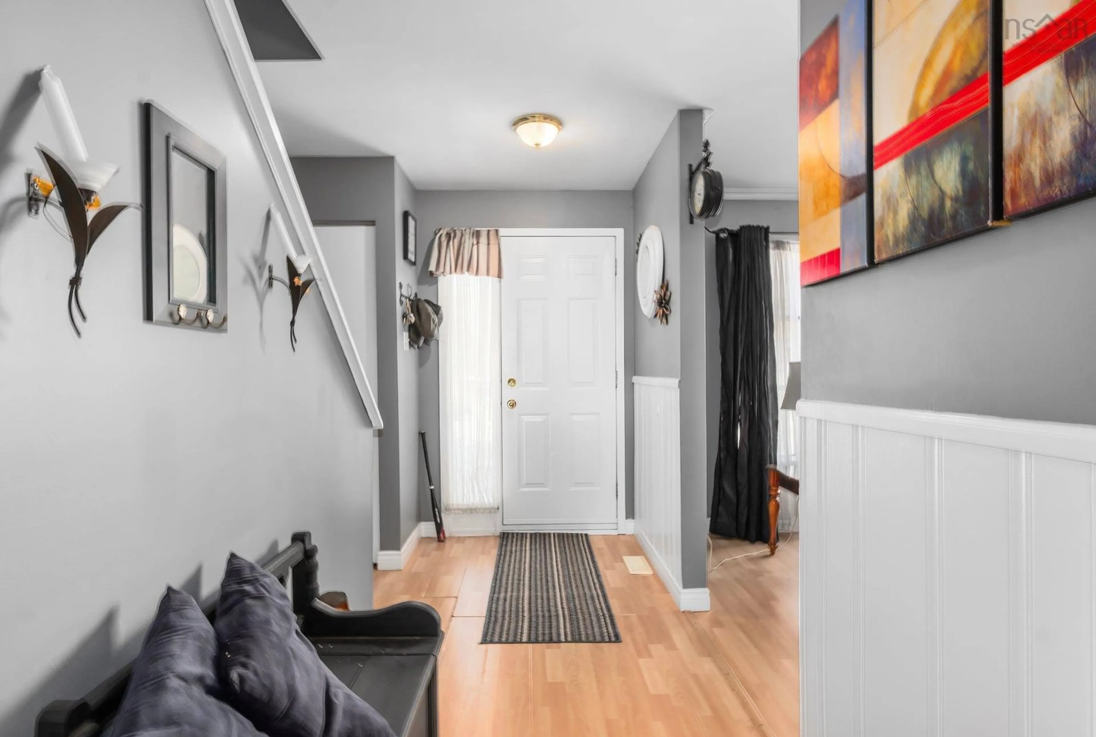 Indoor entryway for 42 Gordon Court, Lower Sackville Nova Scotia B4E 1W6