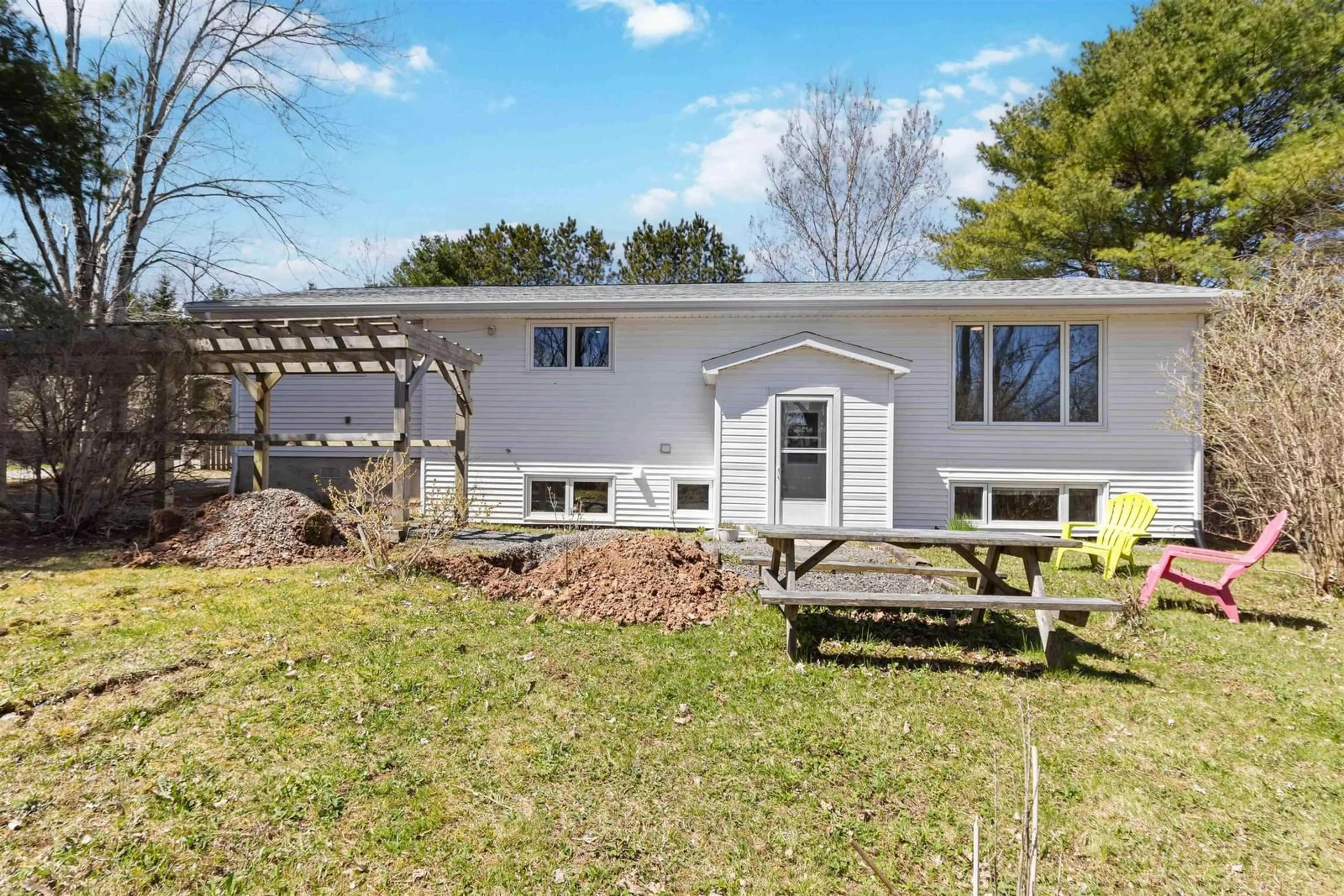 Home with vinyl exterior material, water/lake/river/ocean view for 6 Sylvia Ave, St. Croix Nova Scotia B0N 1L0