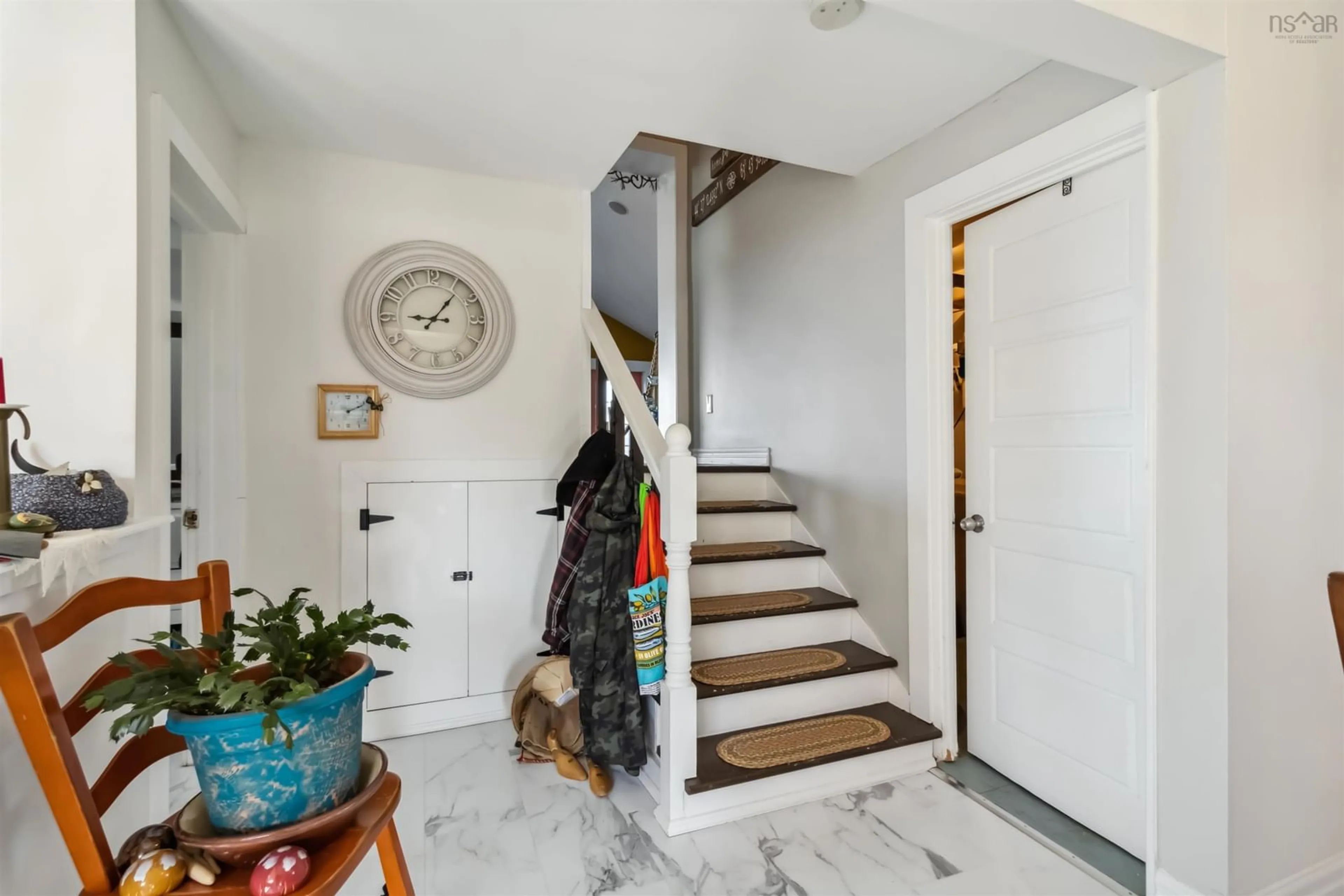 Indoor entryway for 2133 Lower Prospect Rd, Lower Prospect Nova Scotia B3T 1Y8
