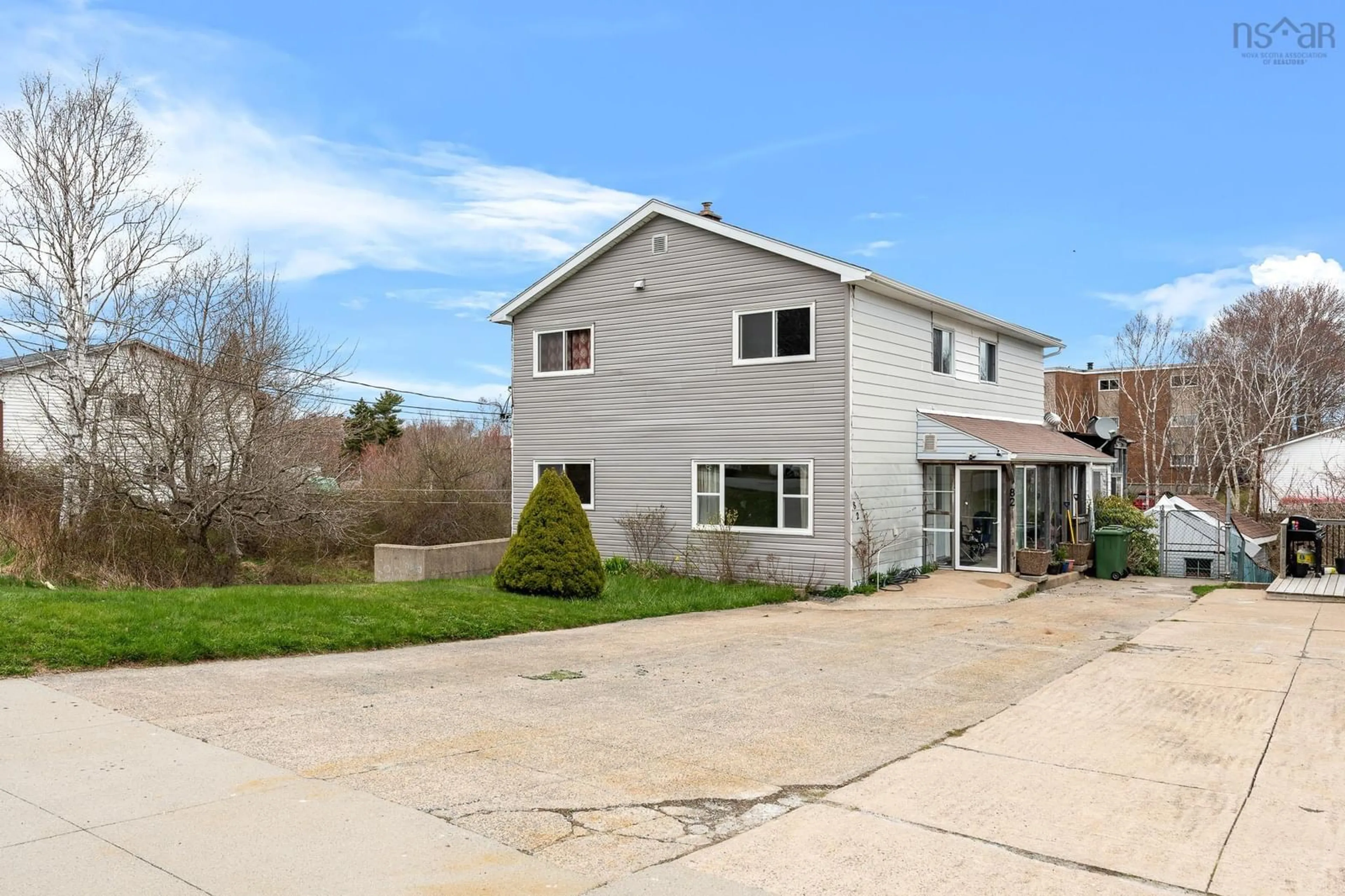 A pic from outside/outdoor area/front of a property/back of a property/a pic from drone, street for 82 Thornhill Dr, Halifax Nova Scotia B3R 2B4