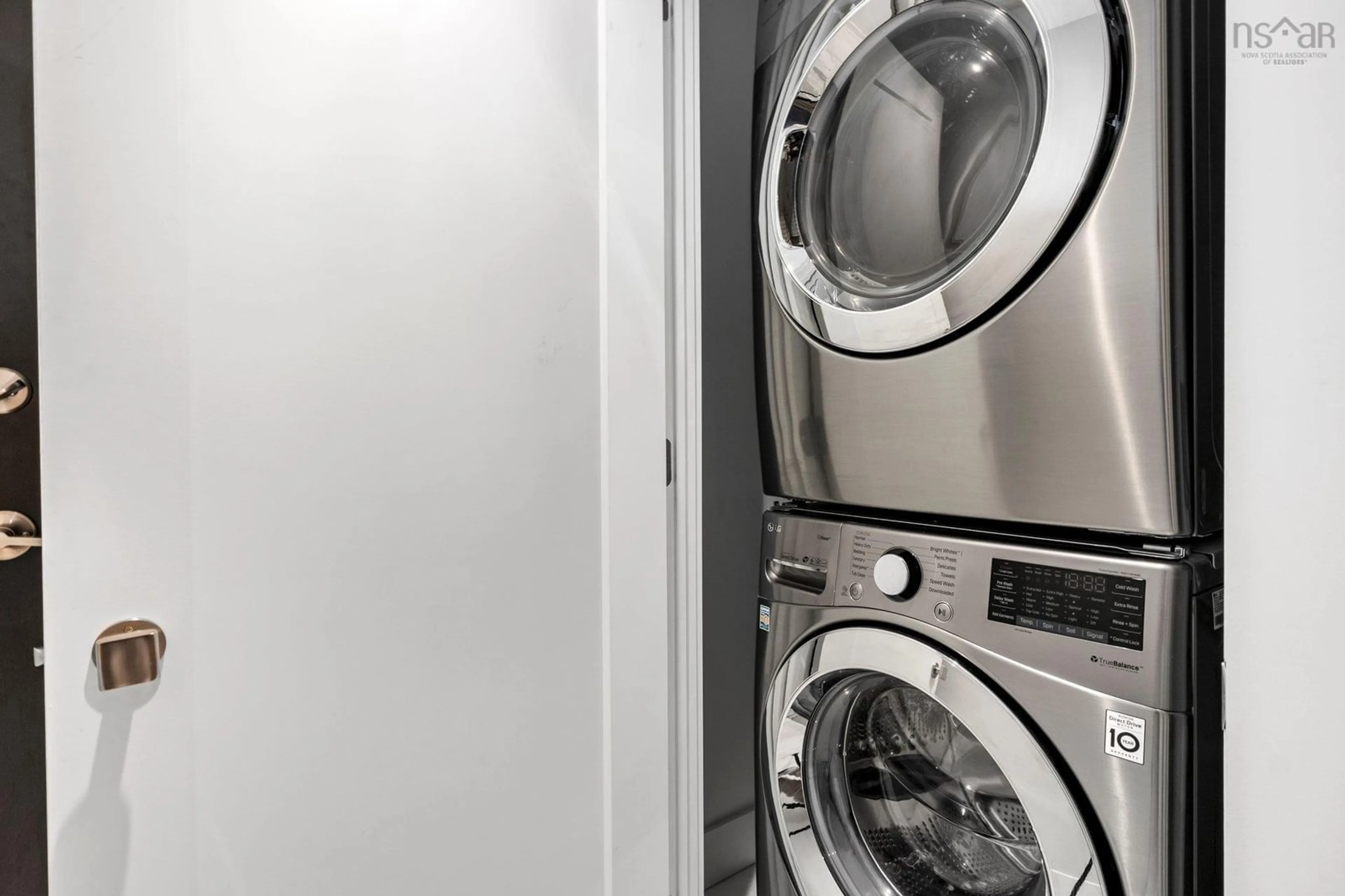 Laundry room for 1585 South Park St #1005, Halifax Nova Scotia B3J 0H8