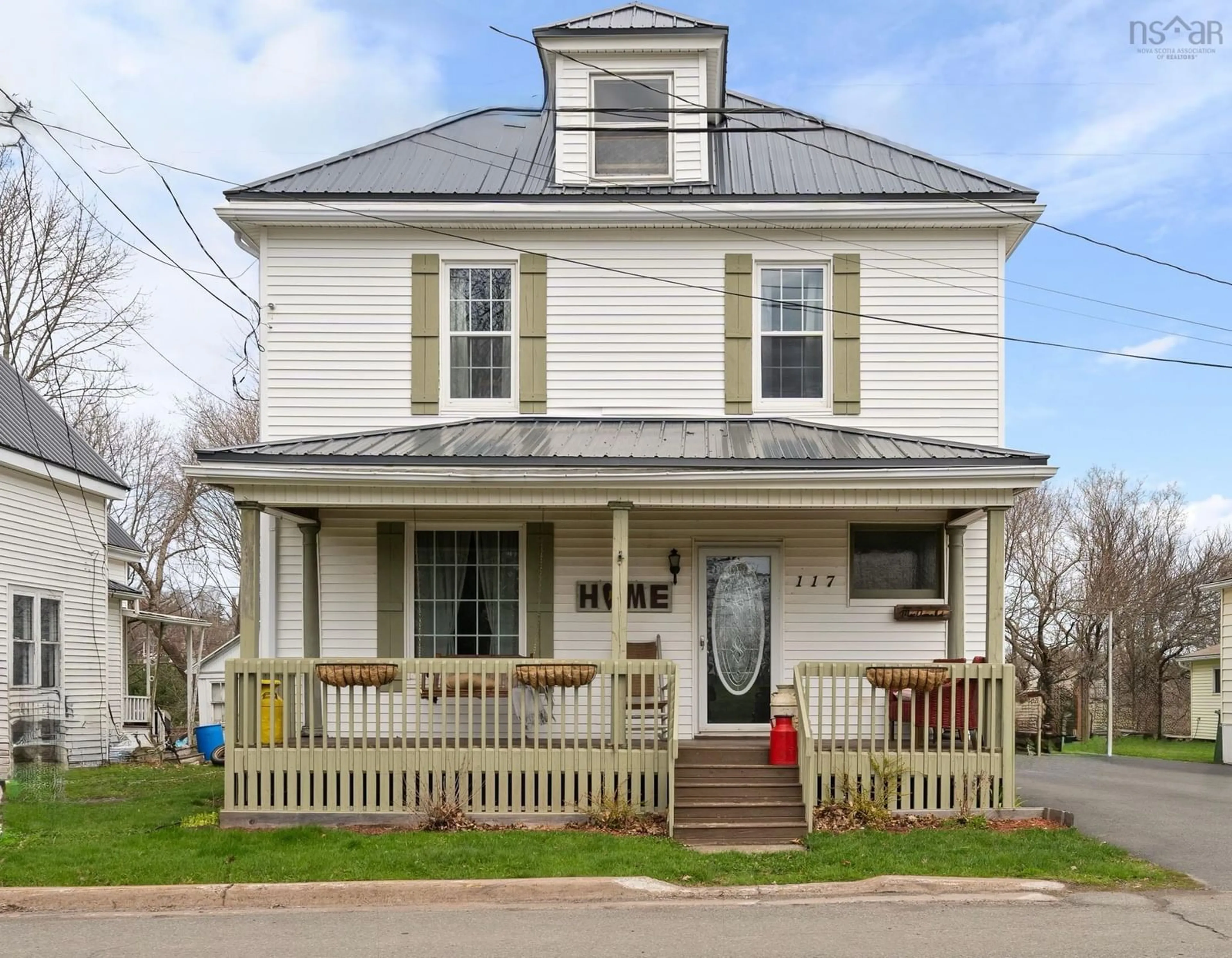 Home with vinyl exterior material, street for 117 River St, Stellarton Nova Scotia B0K 1S0