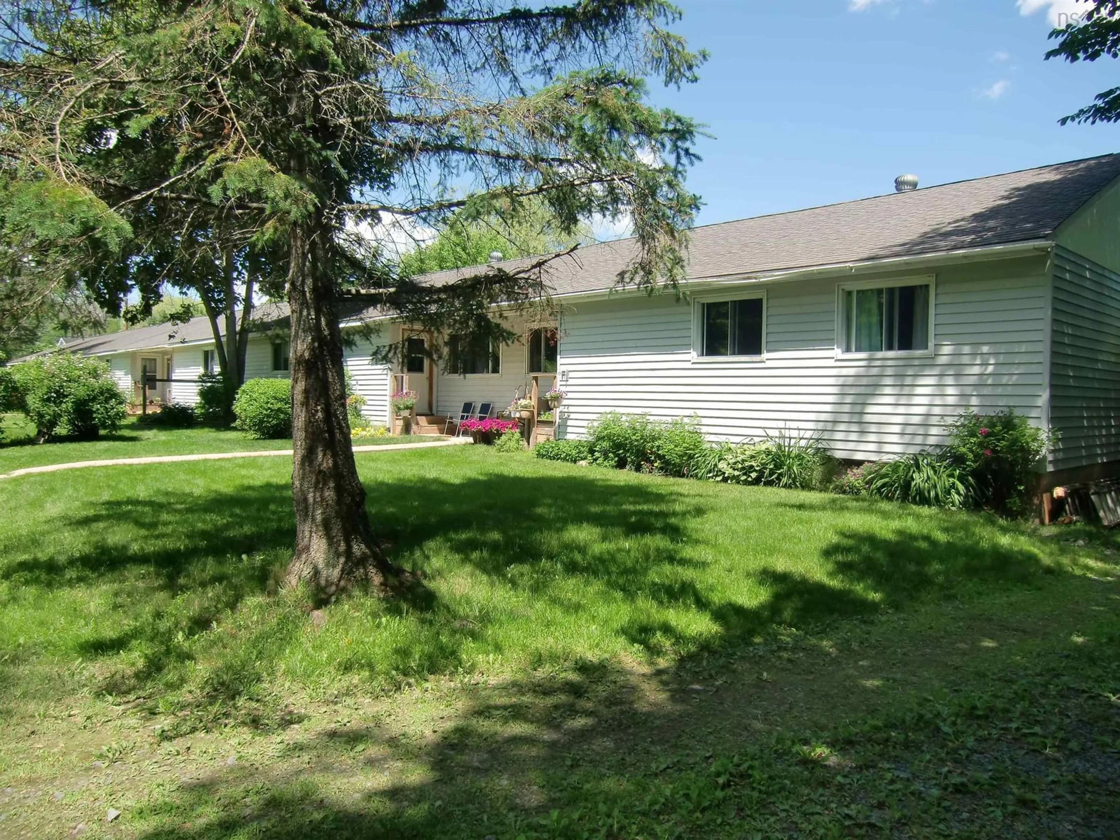 Unknown for 993 King St, Windsor Nova Scotia B0N 2T0