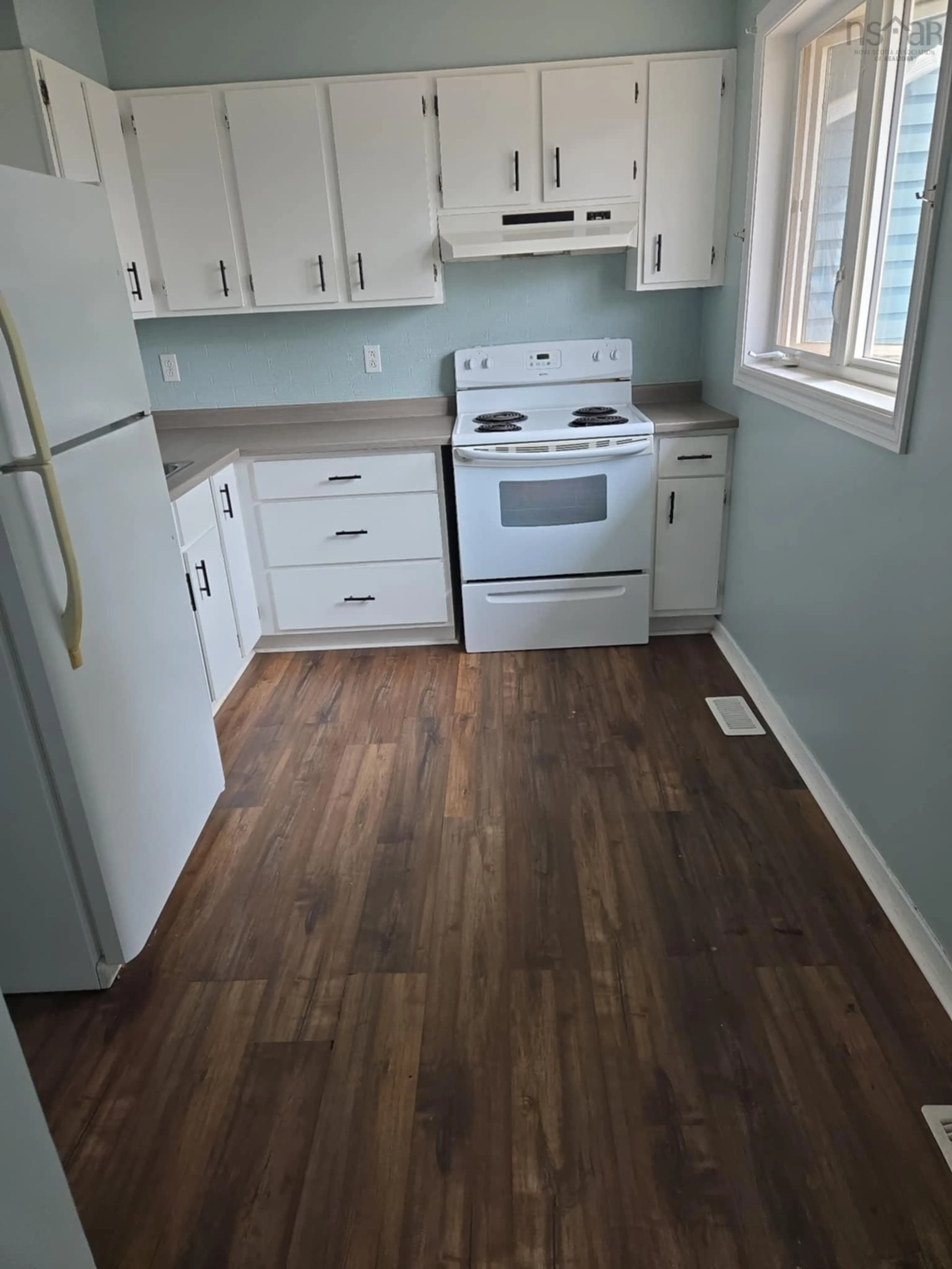 Standard kitchen, wood/laminate floor for 114 Bonaventure Pl, Debert Nova Scotia B0M 1G0