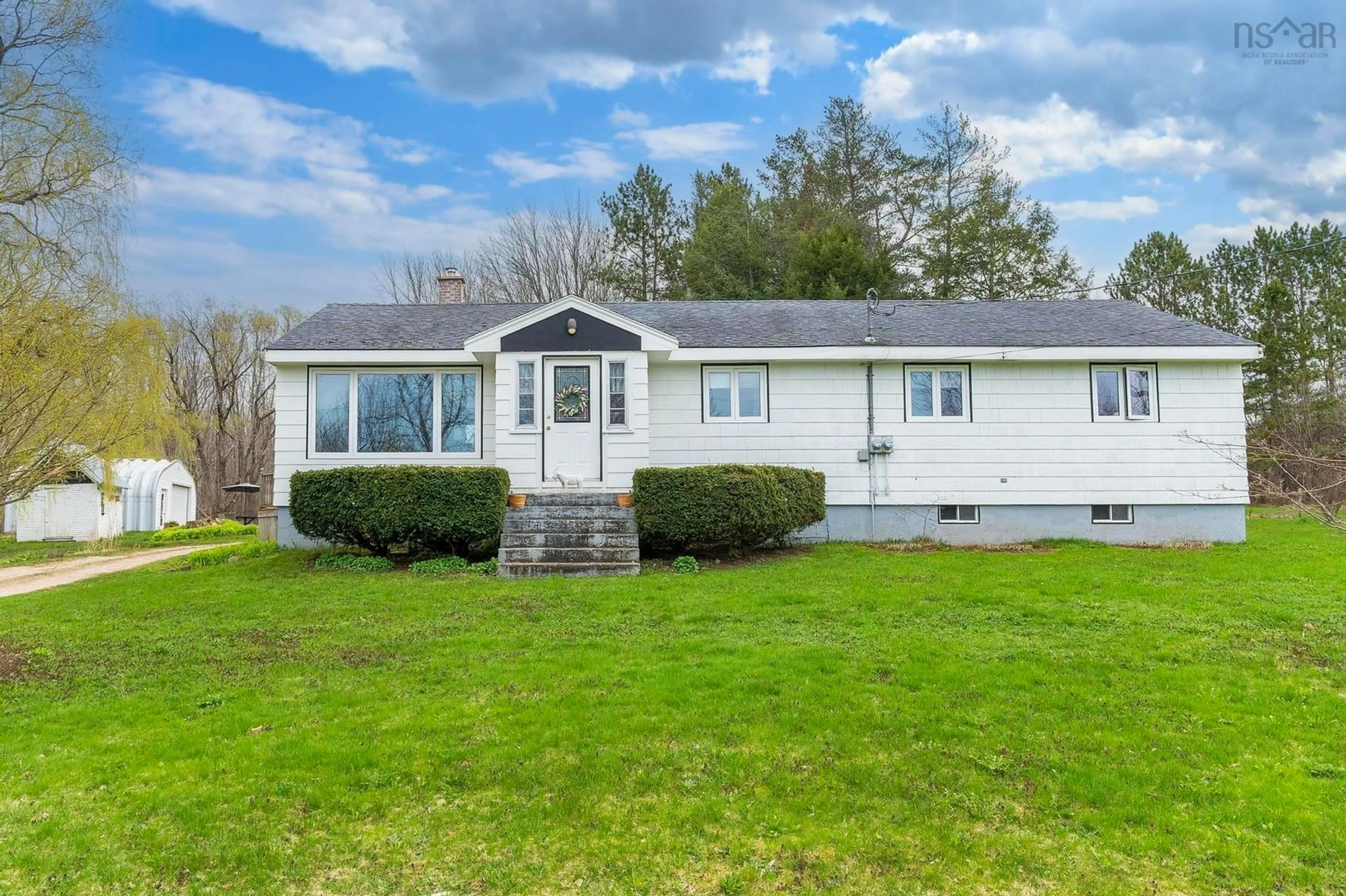 Home with vinyl exterior material, unknown for 6994 Highway 201, South Williamston Nova Scotia B0S 1M0