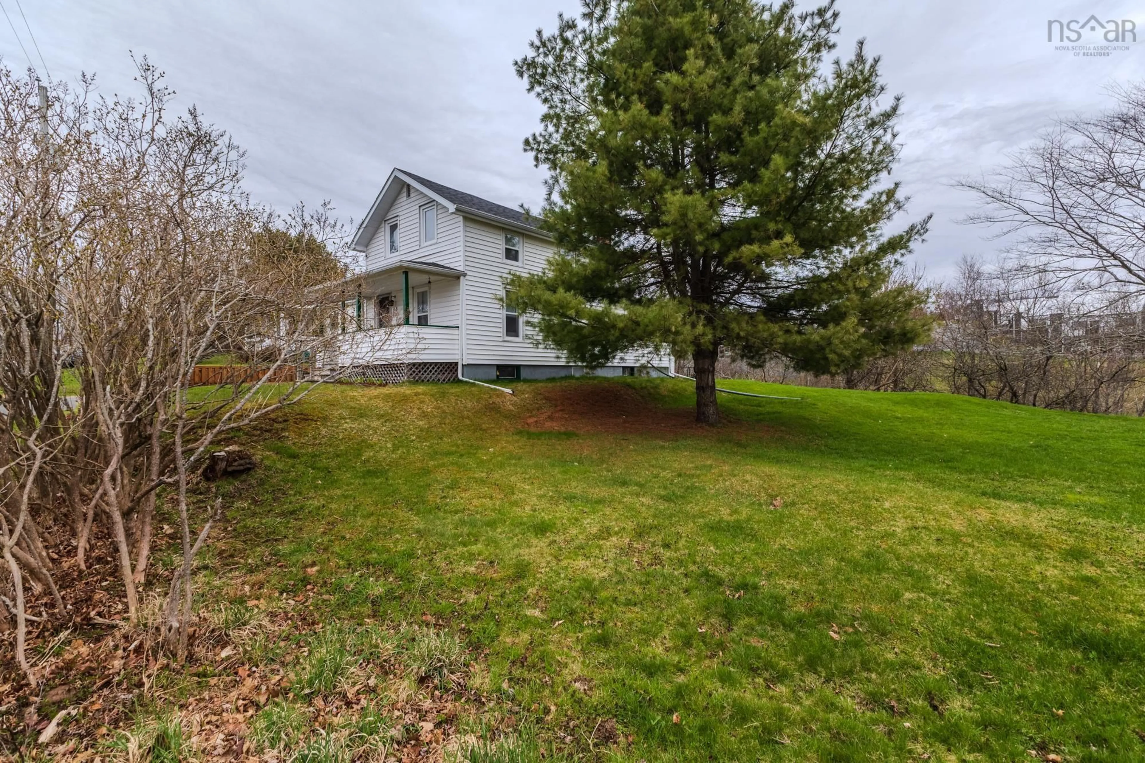 A pic from outside/outdoor area/front of a property/back of a property/a pic from drone, unknown for 48 Adams St, Truro Nova Scotia B2N 2N9