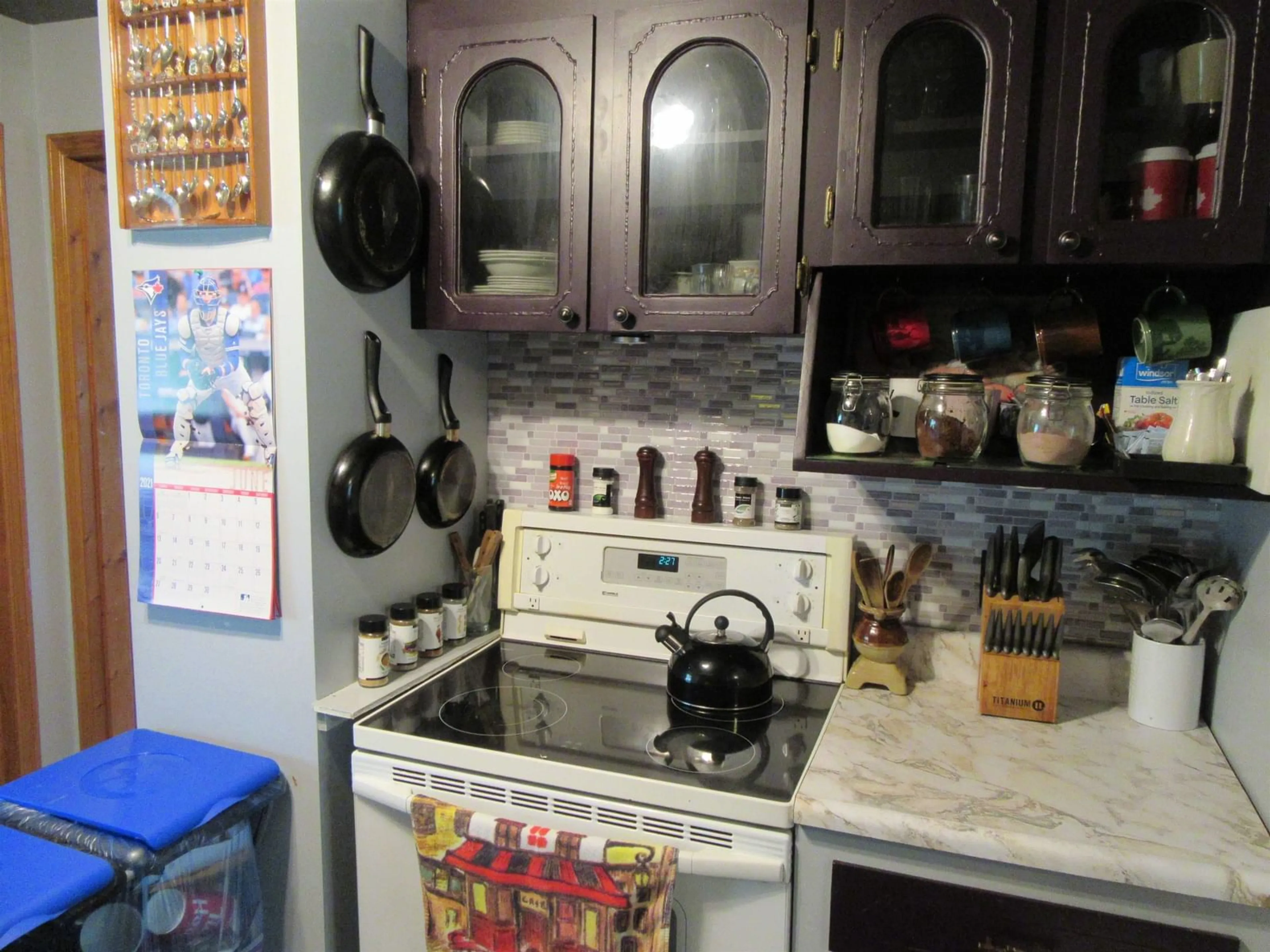 Standard kitchen, ceramic/tile floor for 3968 Highway 7, Porters Lake Nova Scotia B3E 1E5